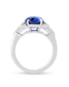 Untreated Sapphire Ring by Raymond Yard, 4.07 Carats