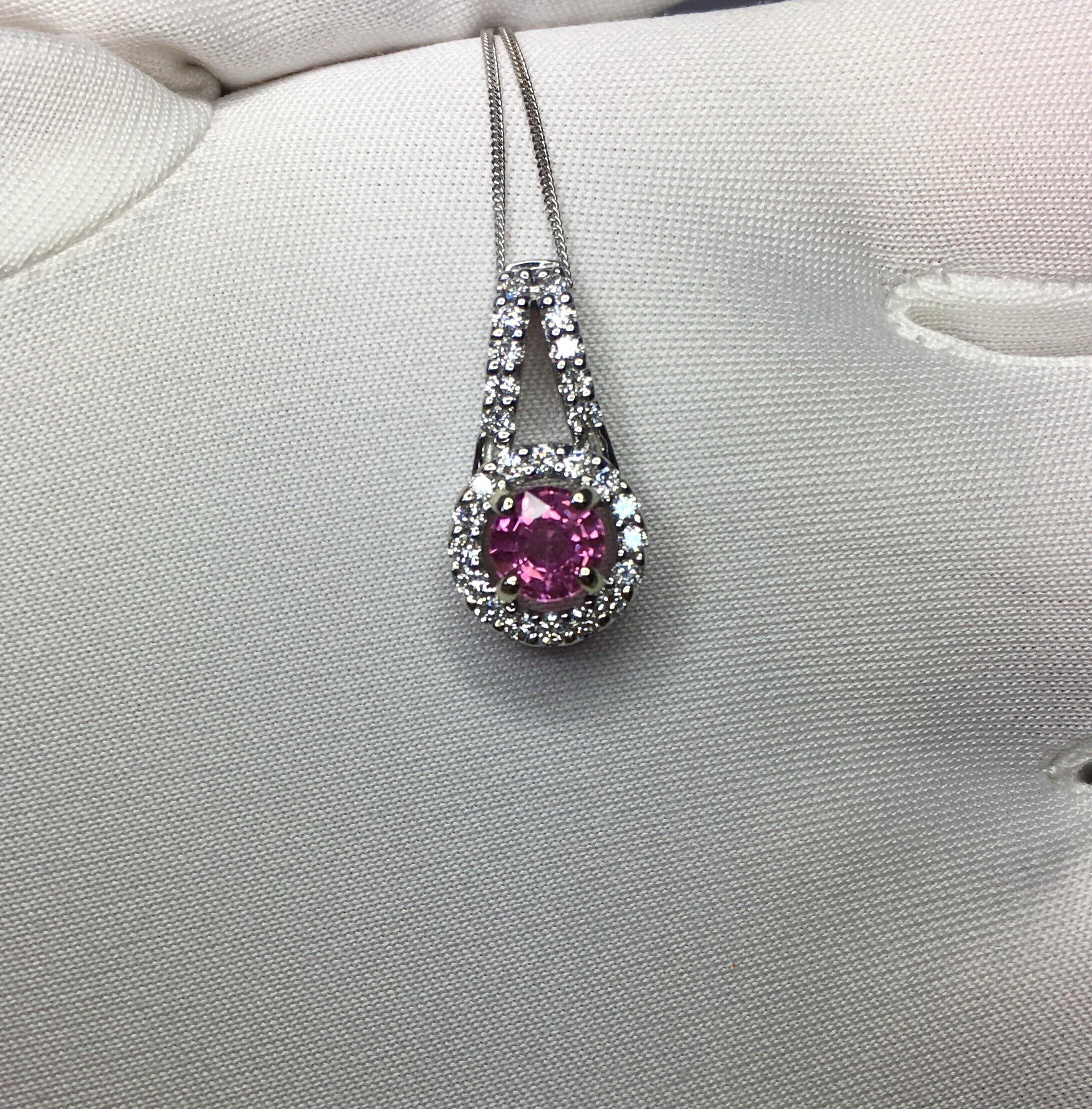Untreated Vivid Pink Sapphire and Diamond 18 Karat White Gold Pendant Necklace In New Condition In Birmingham, GB