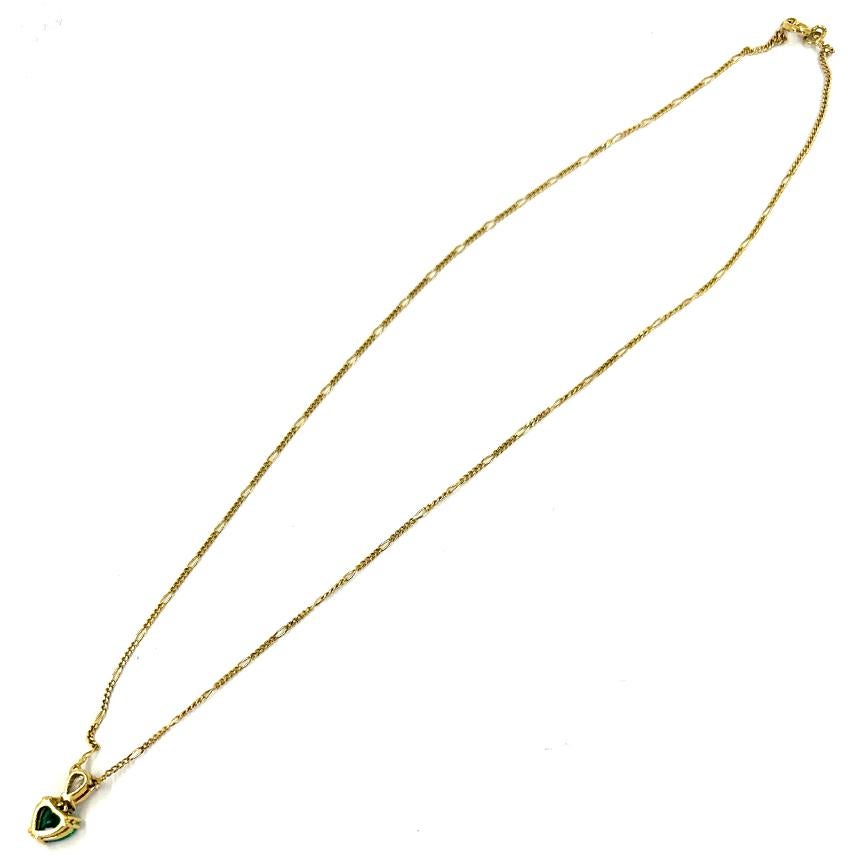 Taille cœur Collier pendentif cœur en émeraude de Zambie non traitée en vente