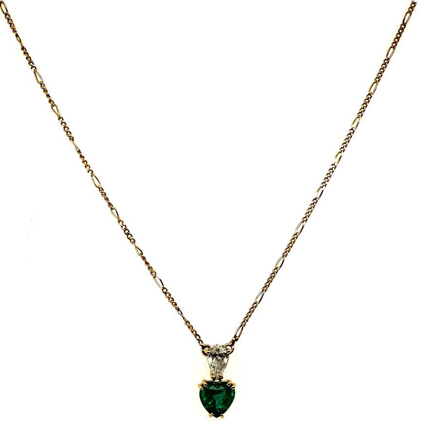 Collier pendentif cœur en émeraude de Zambie non traitée Pour femmes en vente
