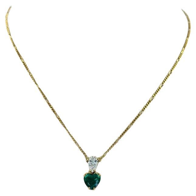 Collier pendentif cœur en émeraude de Zambie non traitée en vente
