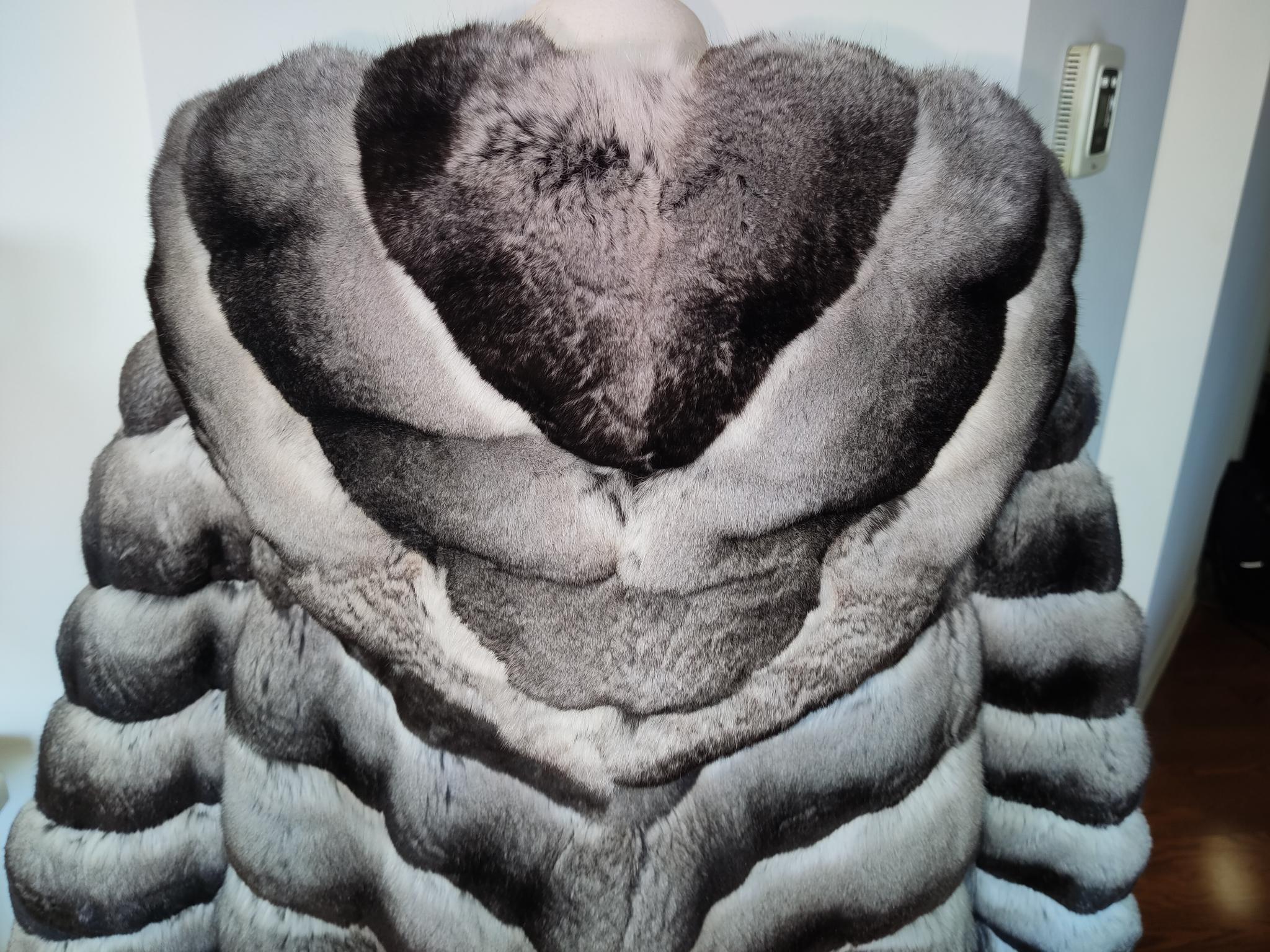 Inutilisé Birger Christensen Empress Chinchilla Fur Coat 12 - 18 L  en vente 11