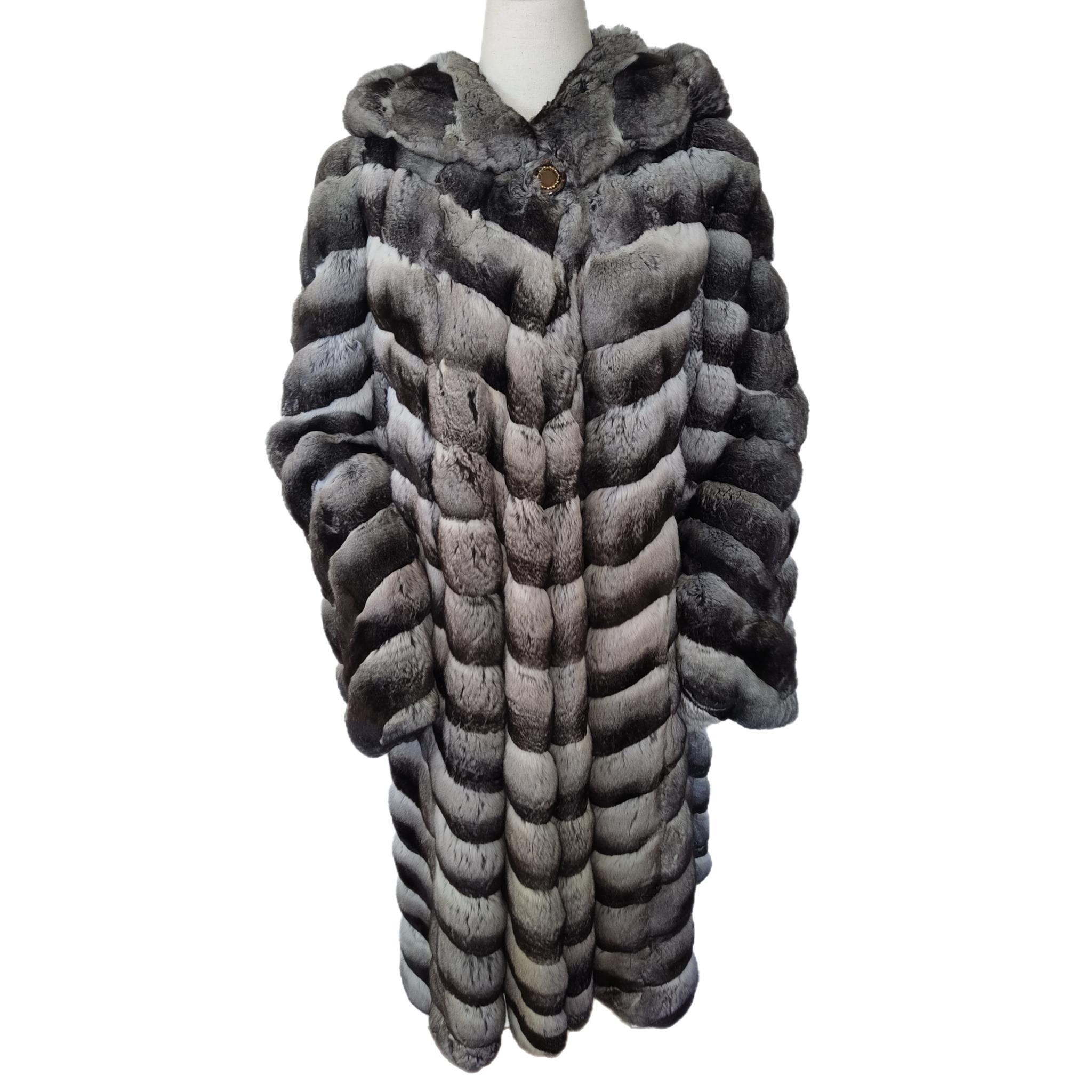 Inutilisé Birger Christensen Empress Chinchilla Fur Coat 12 - 18 L  en vente 4