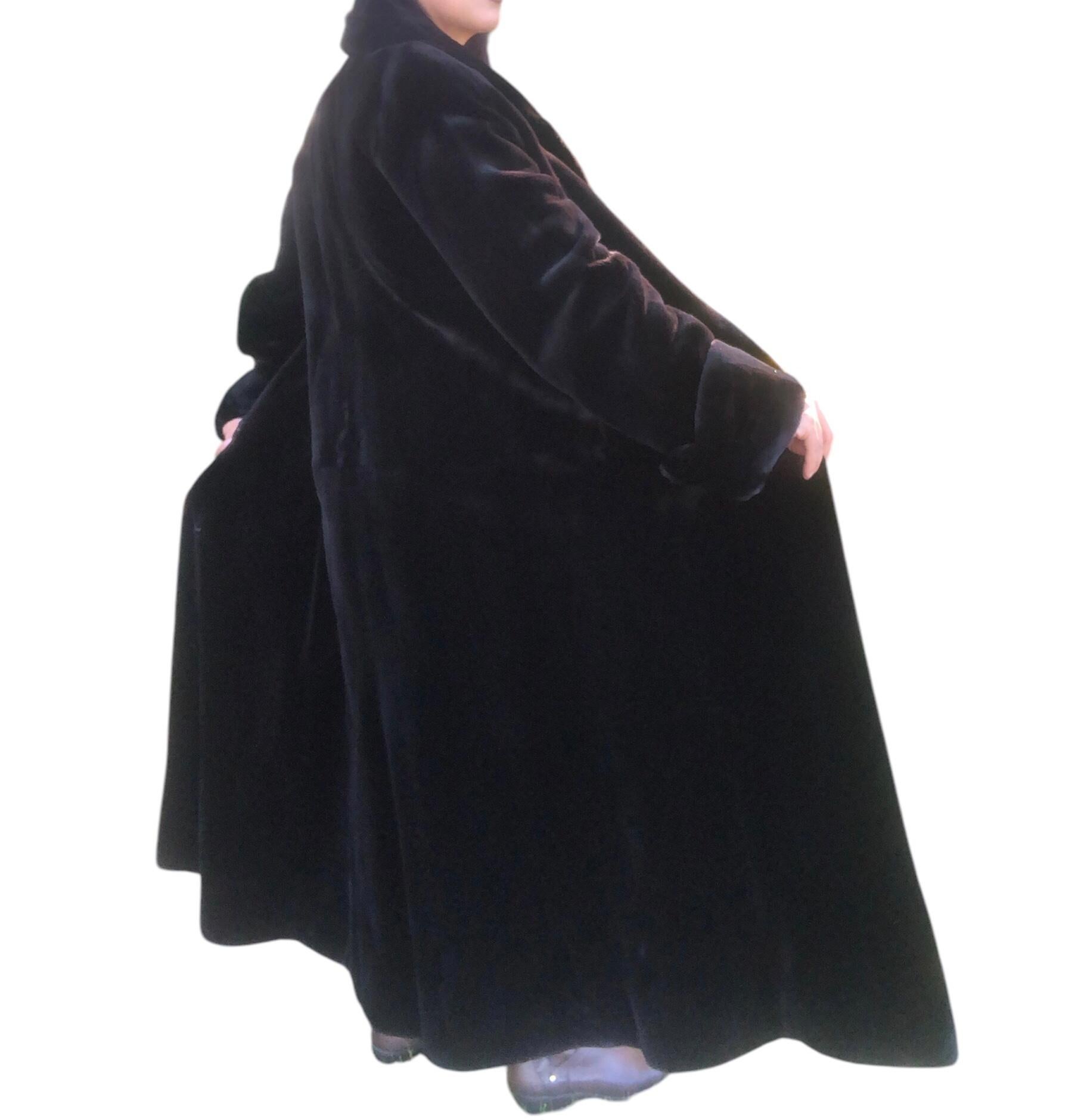 Unused Birger Christensen female sheared Mink Fur Coat (6/S) For Sale 5