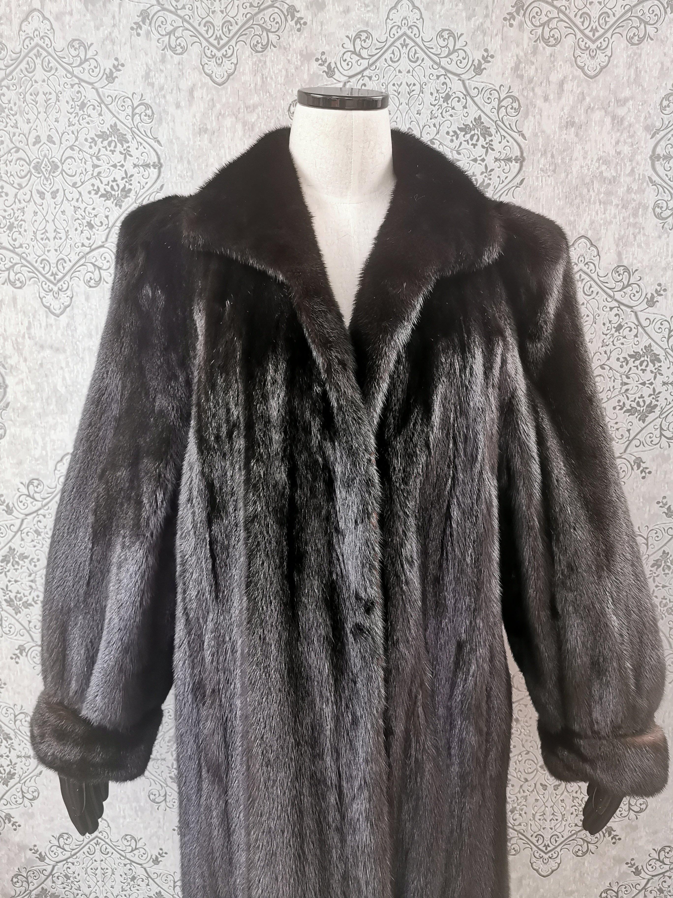 Women's Unused Black Christian Dior Blackglama Mink Fur Coat (Size 10) For Sale