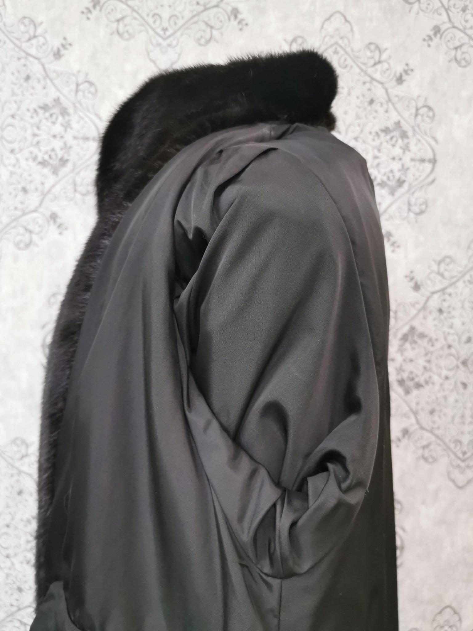Manteau de fourrure de vison noir diamant neuf taille 8 en vente 1