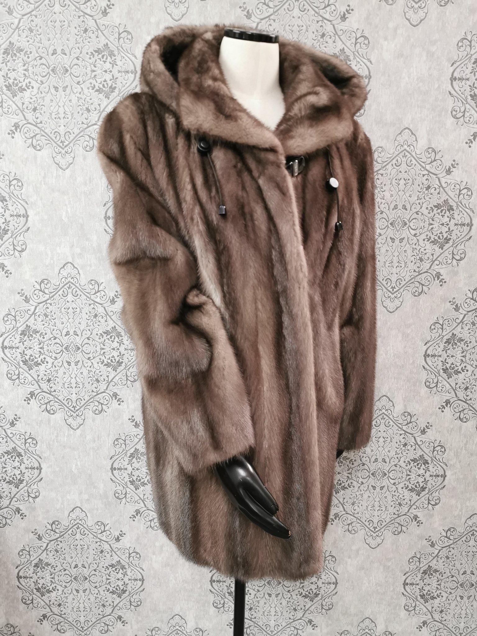 blue iris mink animal