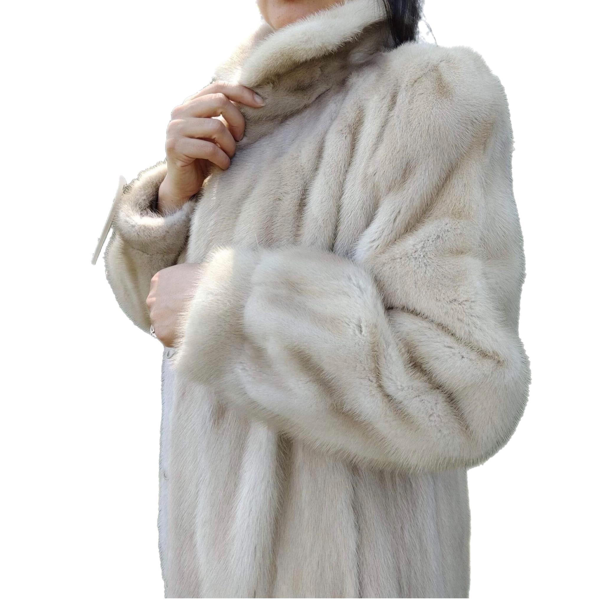 ~Unused Tourmaline gray Mink Fur Coat (Size 10 - M)  For Sale 1