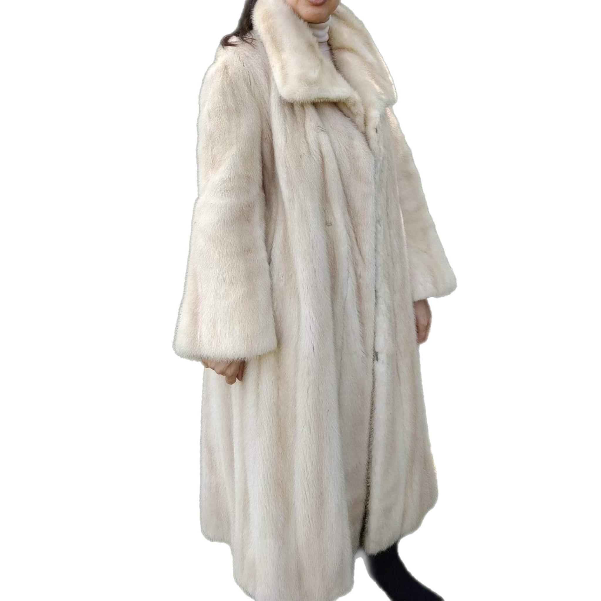 ~Custom made Blush Pastel Nerzpelzmantel (Größe 12 - L) Damen im Angebot