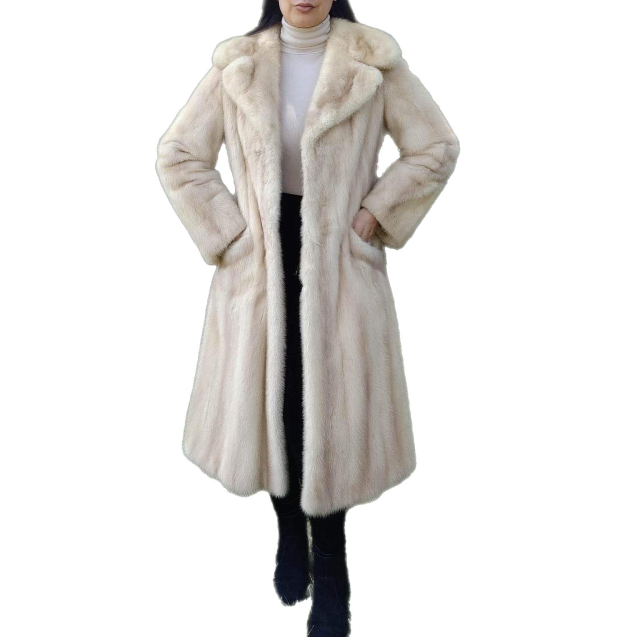 ~Unused Blush Pastel Mink Fur Coat (Size 6 - S)  In Excellent Condition In Montreal, Quebec
