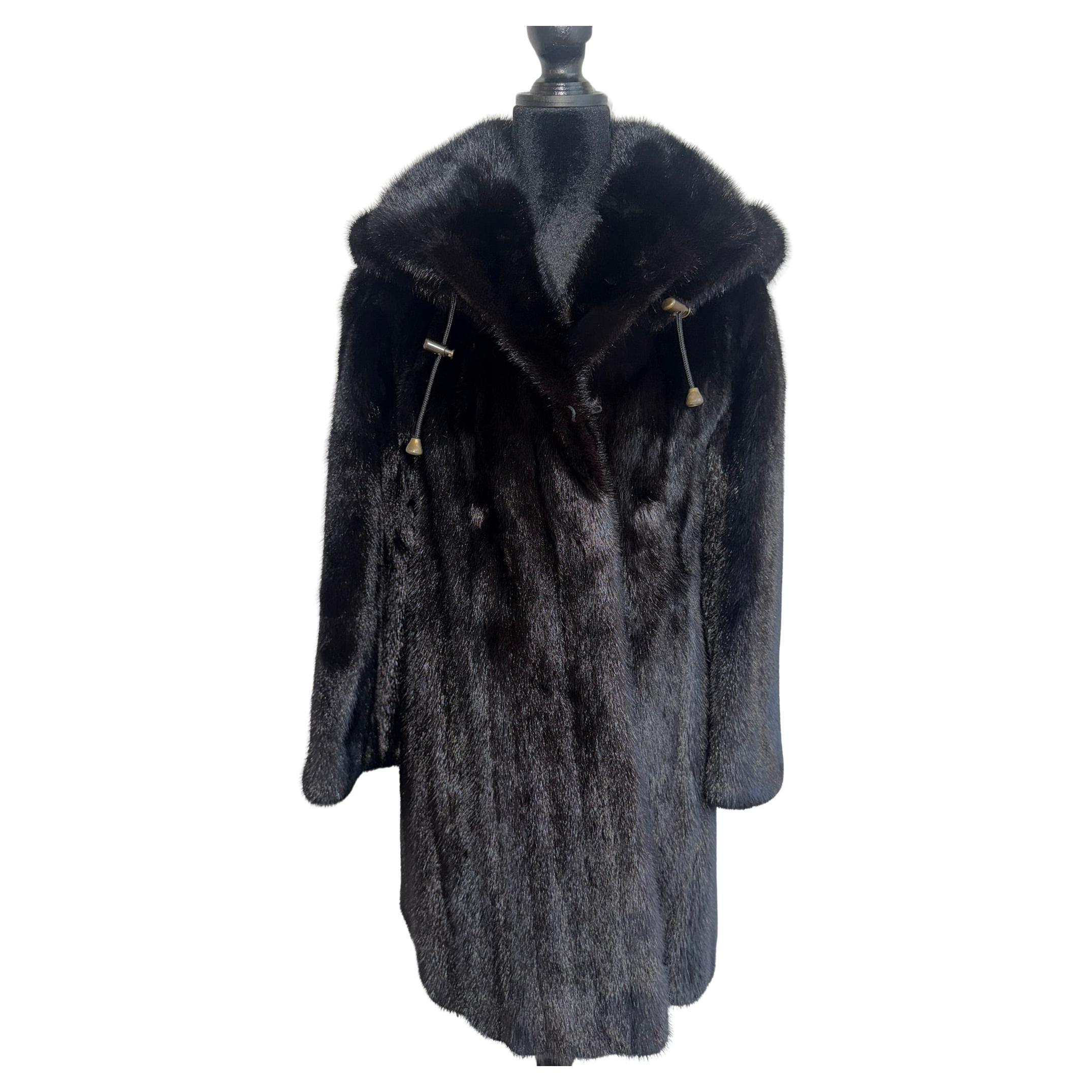 Manteau de fourrure de vison Majestic avec capuchon non utilisé taille 12-14 L