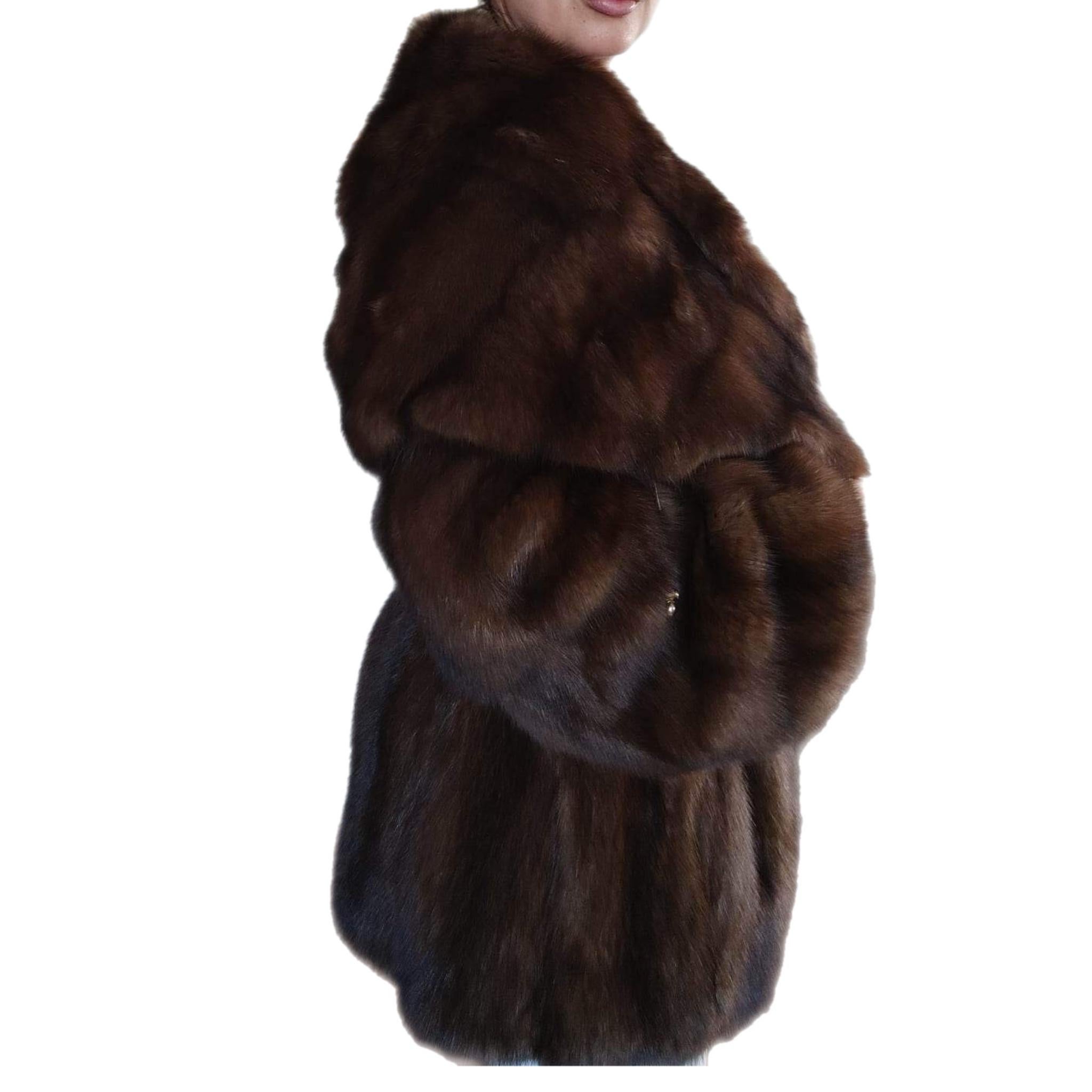 Christian Dior - Manteau russe en fourrure de zibeline taille 12 étiquettes 55000$ Neuf - En vente à Montreal, Quebec
