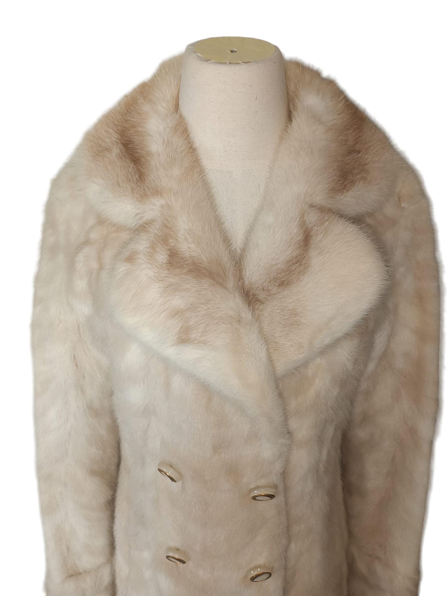 Grigio ~Cappotto di pelliccia bianca Cross Mink non usato (taglia 6 - S) in vendita