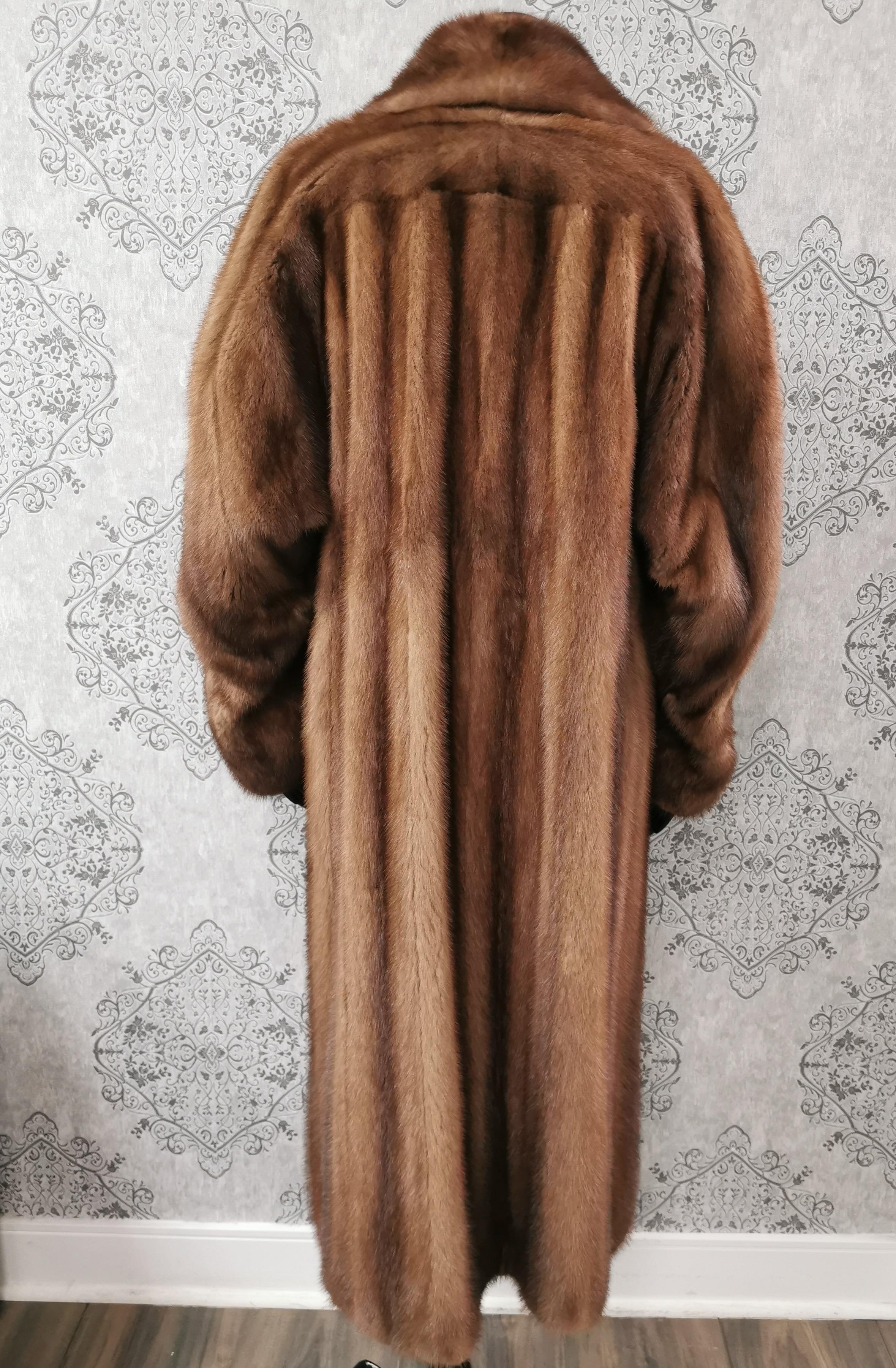 Brown Brand New Demi Buff Mink Fur Coat (Size 12-M/L) For Sale
