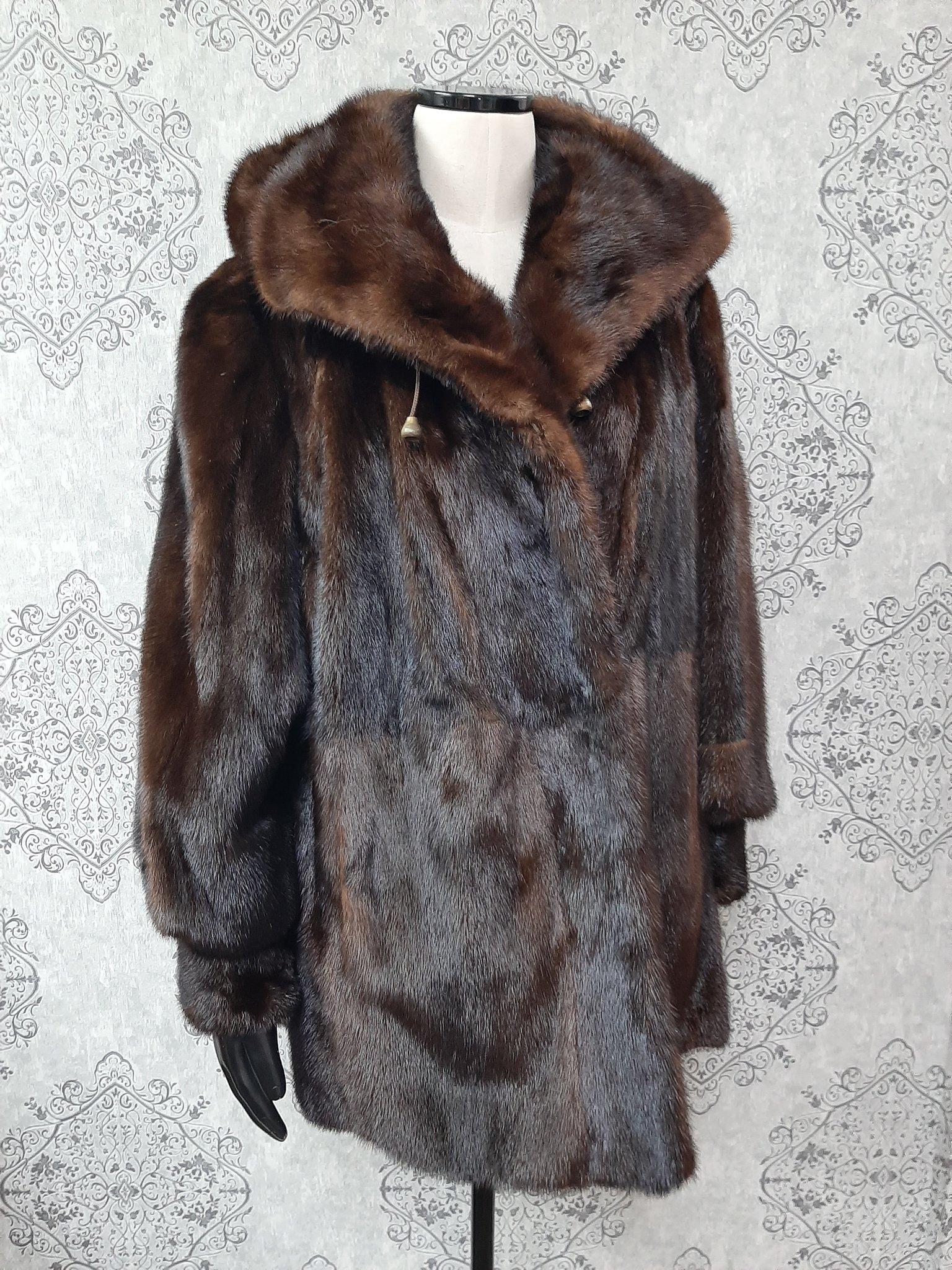 PRODUCT DESCRIPTION:

Brand new luxurious Mink fur coat with a hood

Condition: Brand New

Closure: Buttons

Color: Demi-buff

Material: Mink

Garment type: Coat

Sleeves: Princess cuffs

Pockets: two pockets

Collar: Short collar

Lining: Shirred