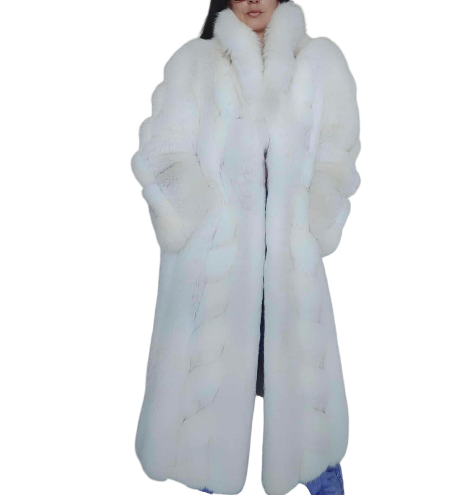 Cappotto leggero Saga Furs in pelliccia di volpe bianca taglia 12 L., inutilizzato In condizioni ottime in vendita a Montreal, Quebec