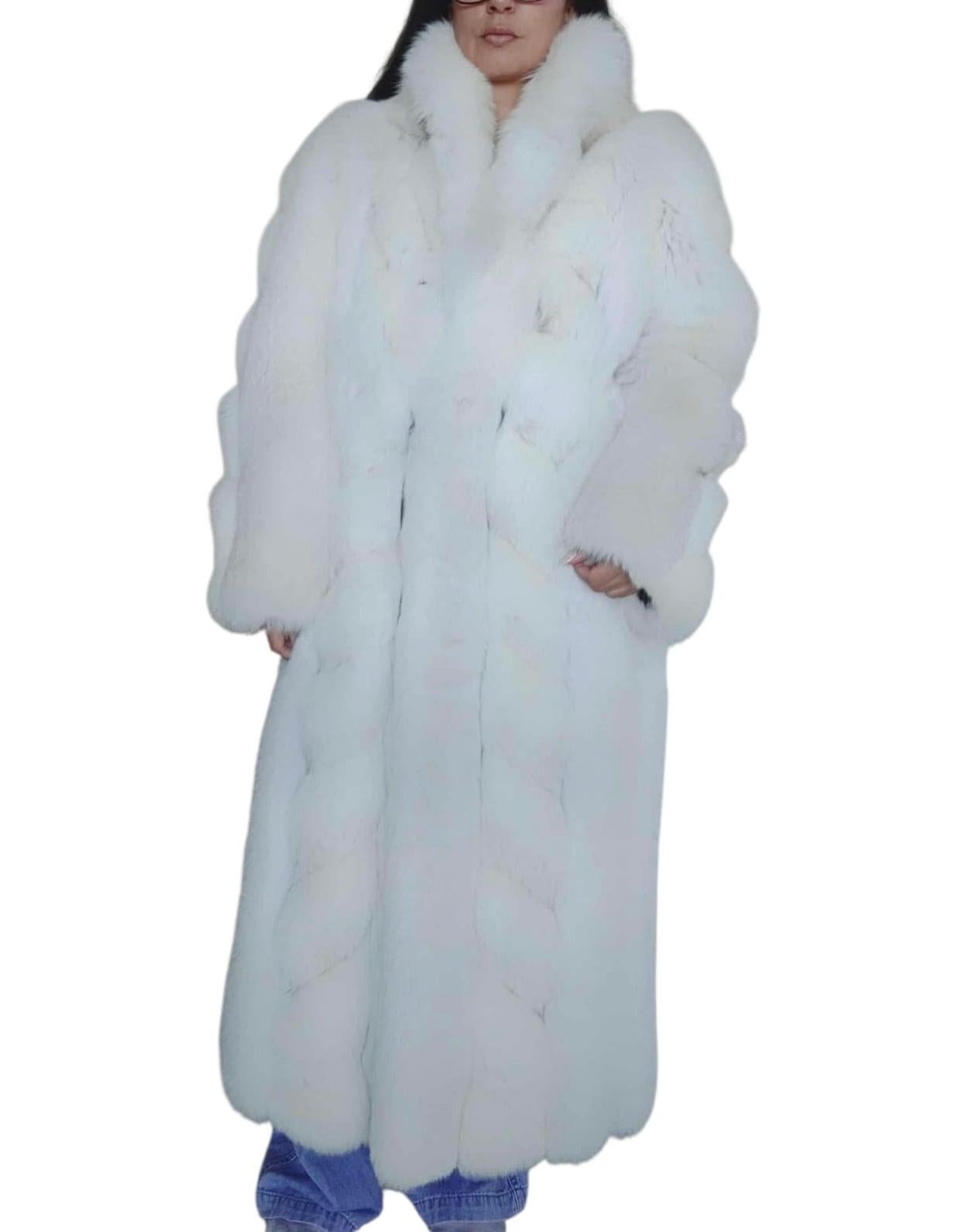 Cappotto leggero Saga Furs in pelliccia di volpe bianca taglia 12 L., inutilizzato in vendita 1