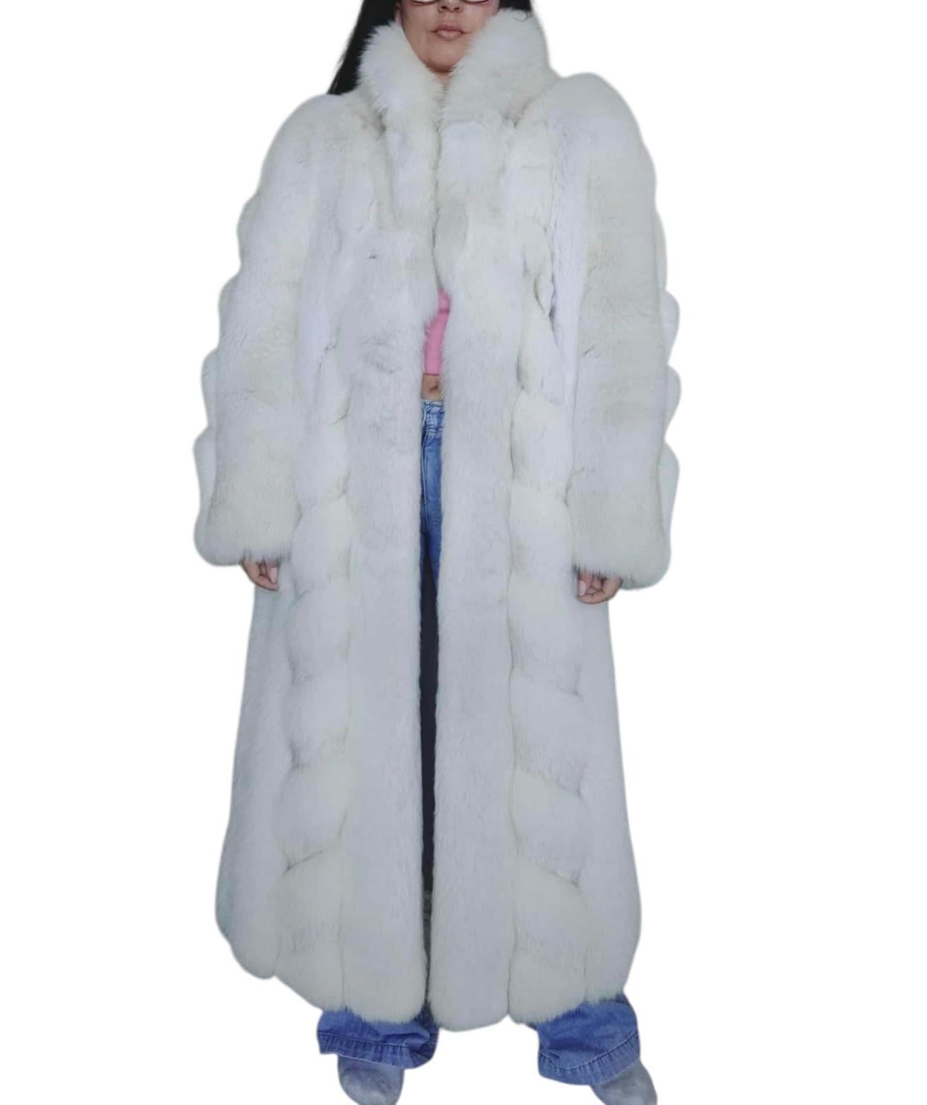 Cappotto leggero Saga Furs in pelliccia di volpe bianca taglia 12 L., inutilizzato in vendita 2