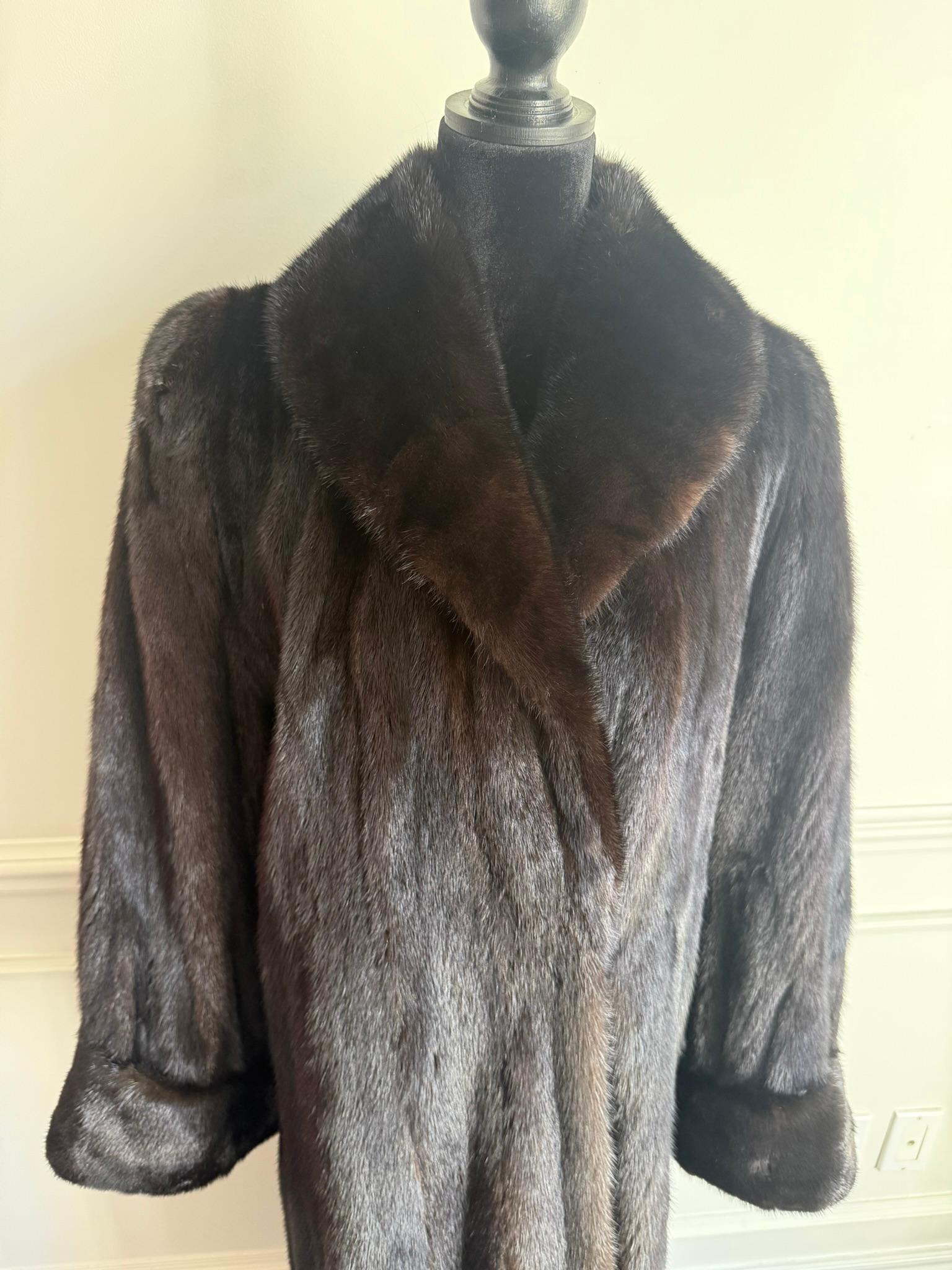 Manteau de fourrure miniature non utilisé taille 12 L en vente 3