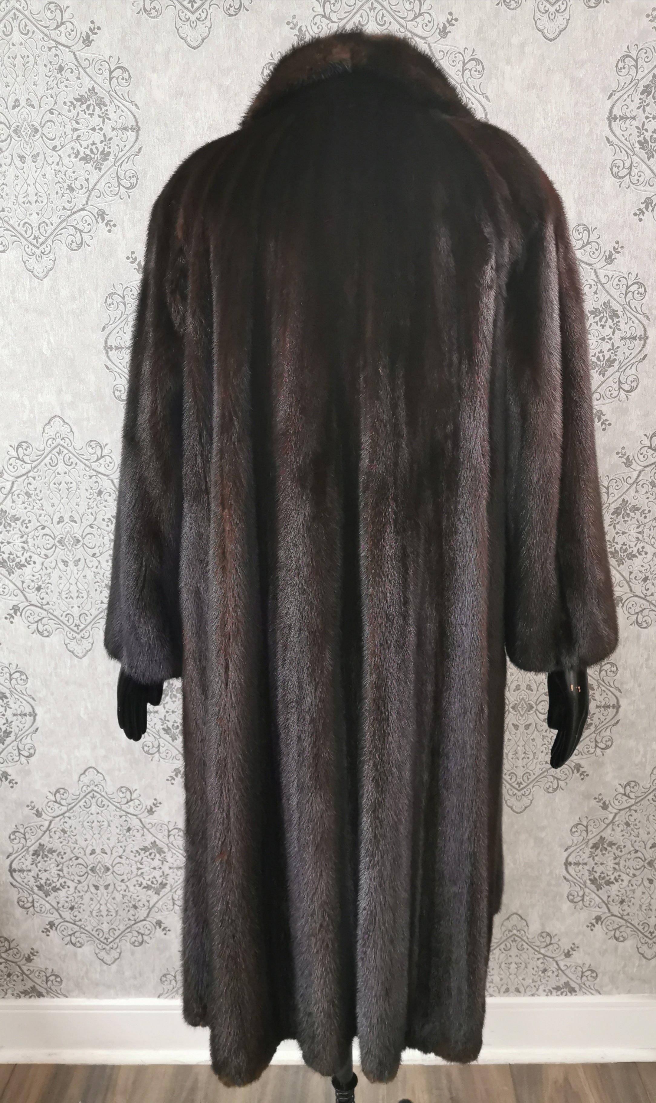Brand New Ranch Mink Fur Coat (Size 14-XL) For Sale 2