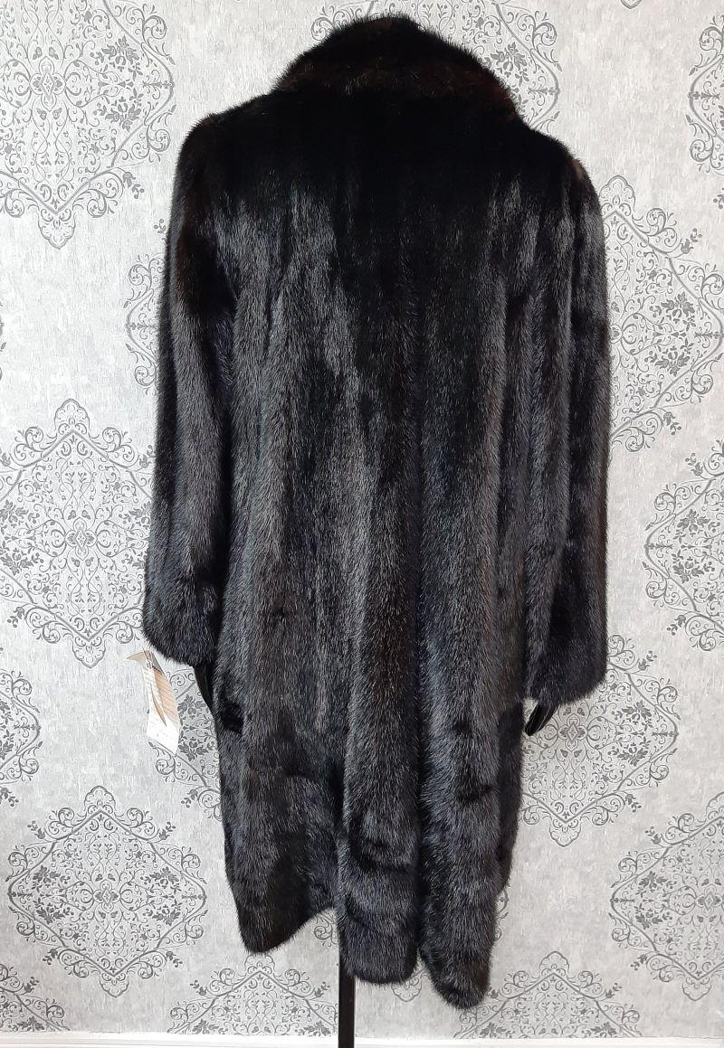 Black Unused mink fur coat size 16 For Sale
