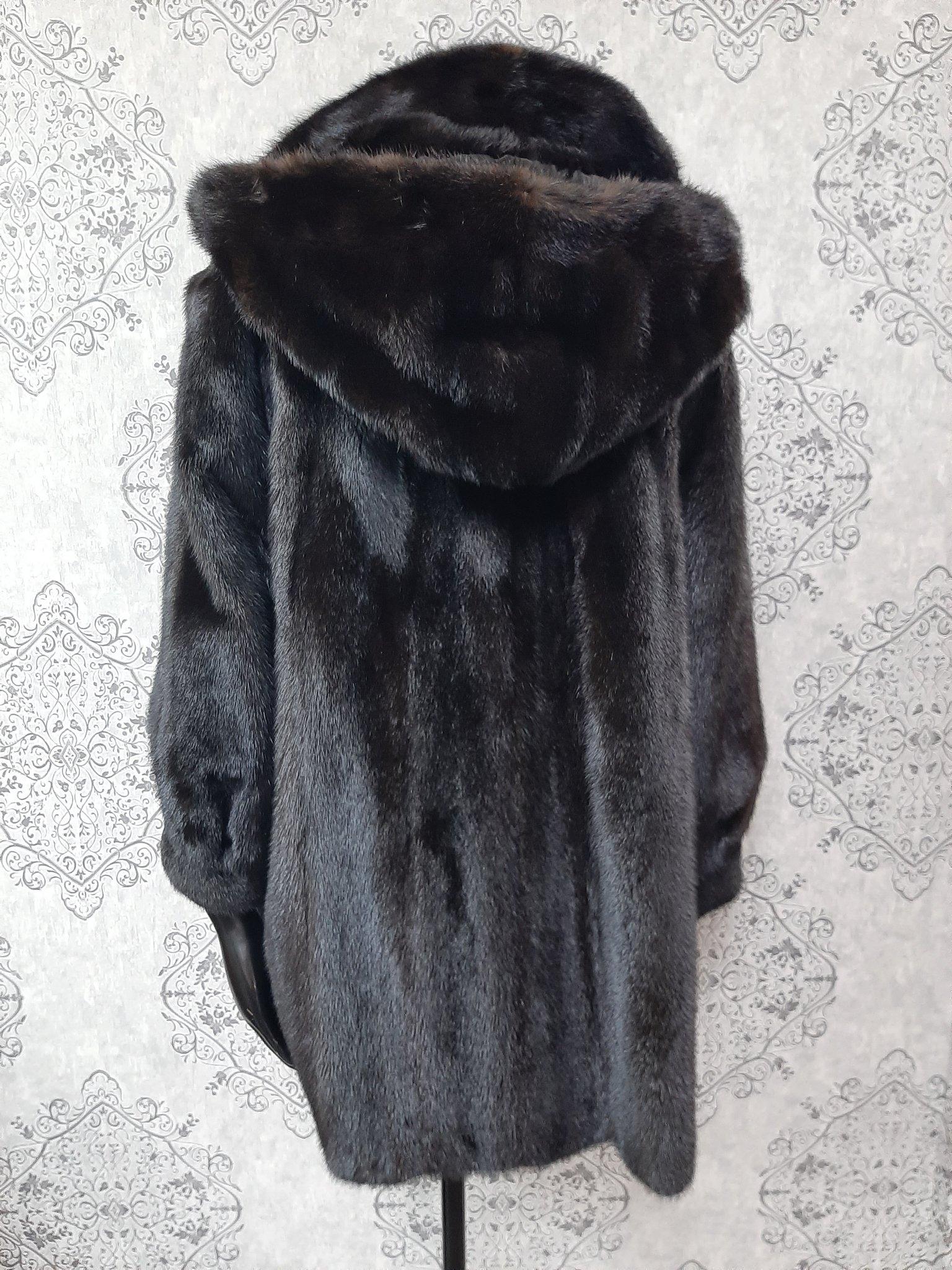 Women's Unused mink fur coat with a hood size 10-12 For Sale