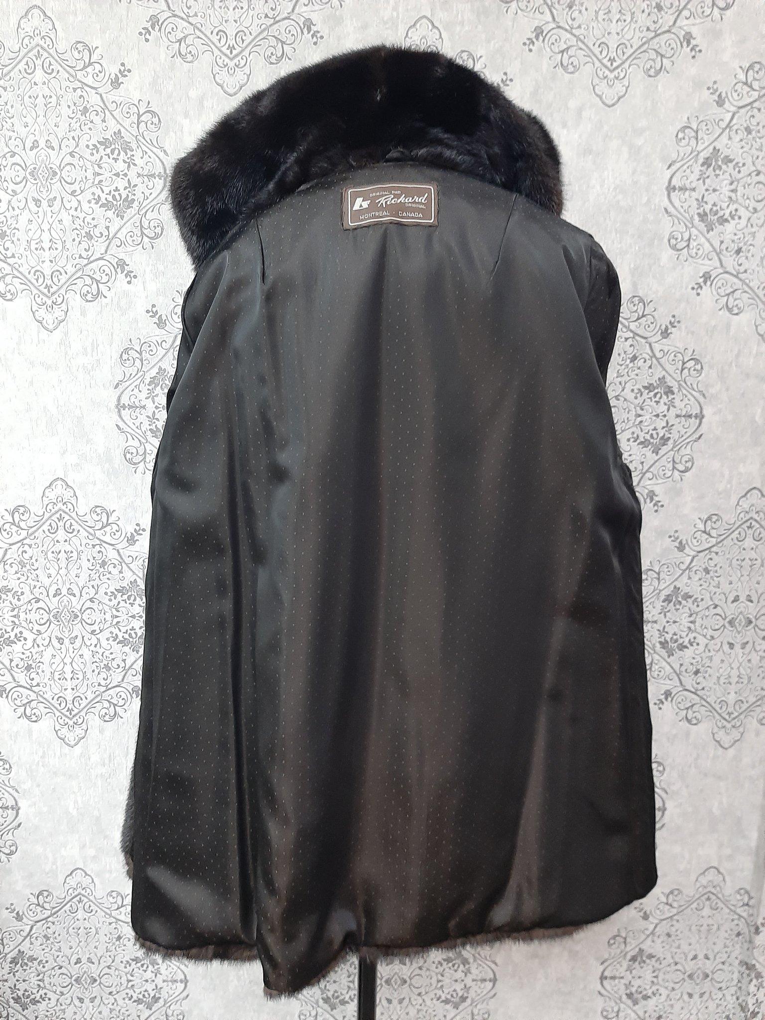Donna Cappotto in pelliccia di visone non usato con cappuccio taglia 10-12 in vendita