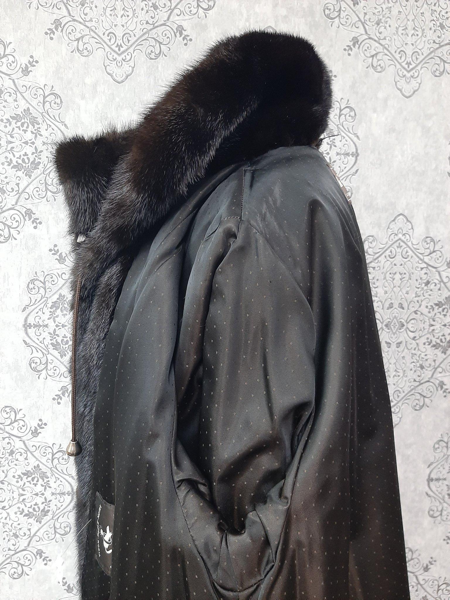 Cappotto in pelliccia di visone non usato con cappuccio taglia 10-12 in vendita 1