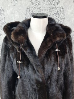 Cappotto in pelliccia di visone non usato con cappuccio taglia 10