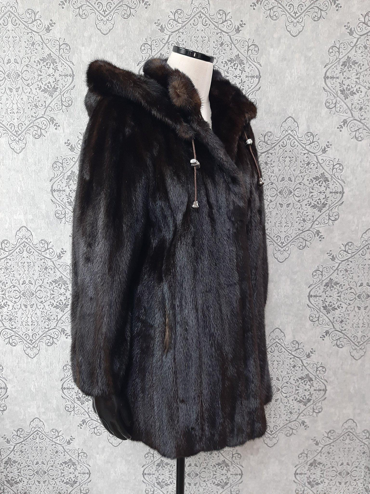 Black Unused mink fur coat with a hood size 10 For Sale