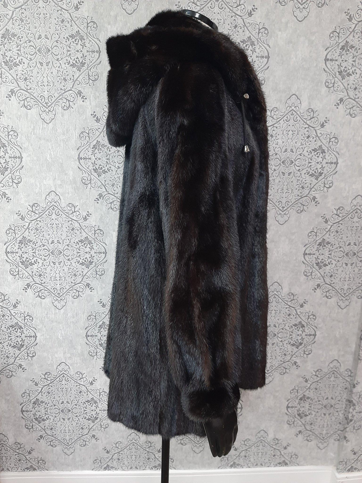 Black Unused mink fur coat with a hood size 12 For Sale