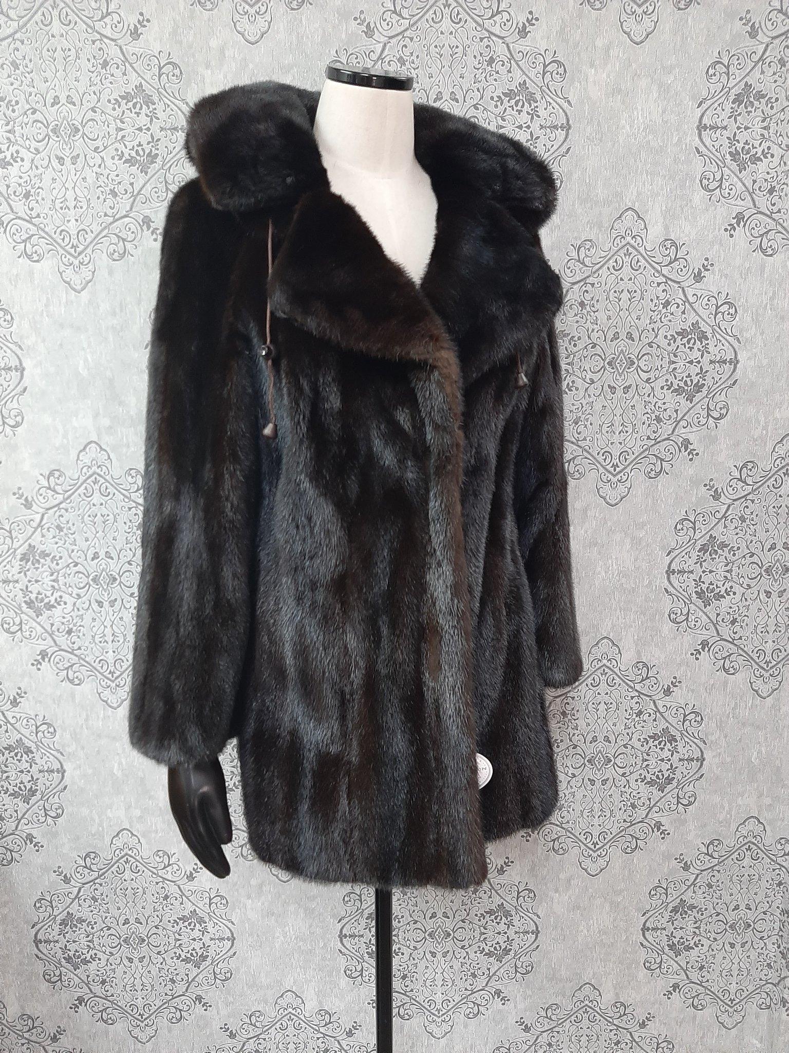 Black Unused mink fur coat with a hood size 14 For Sale