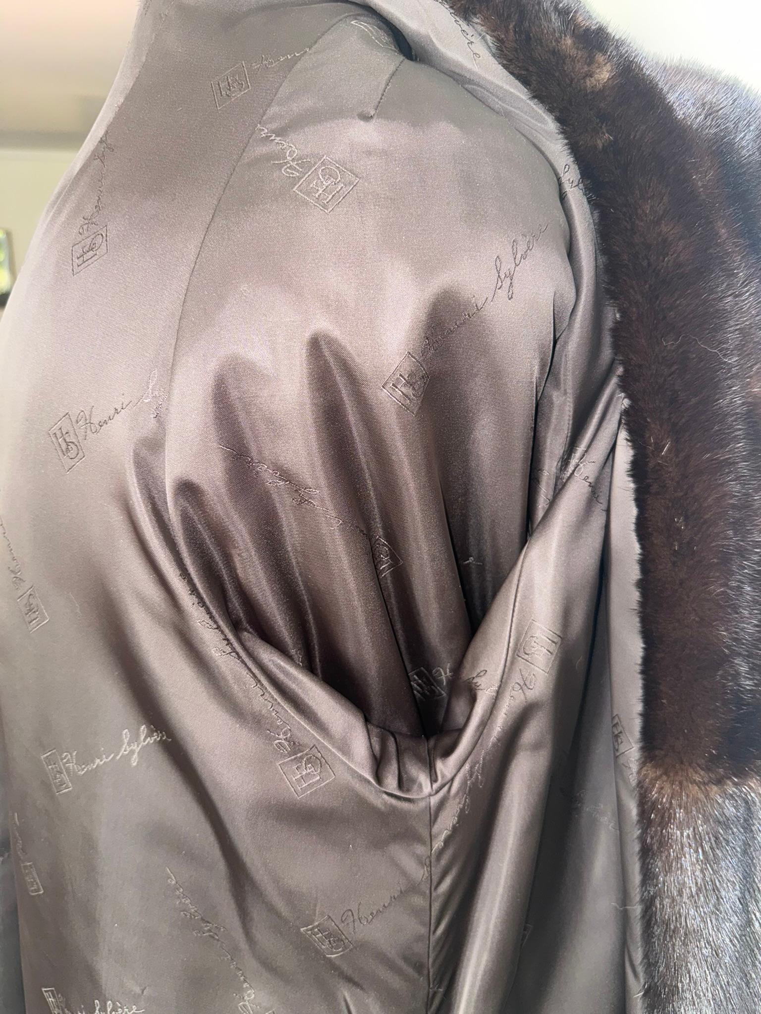 Pelliccia di visone non usata con cappuccio taglia 12 L. in vendita 5