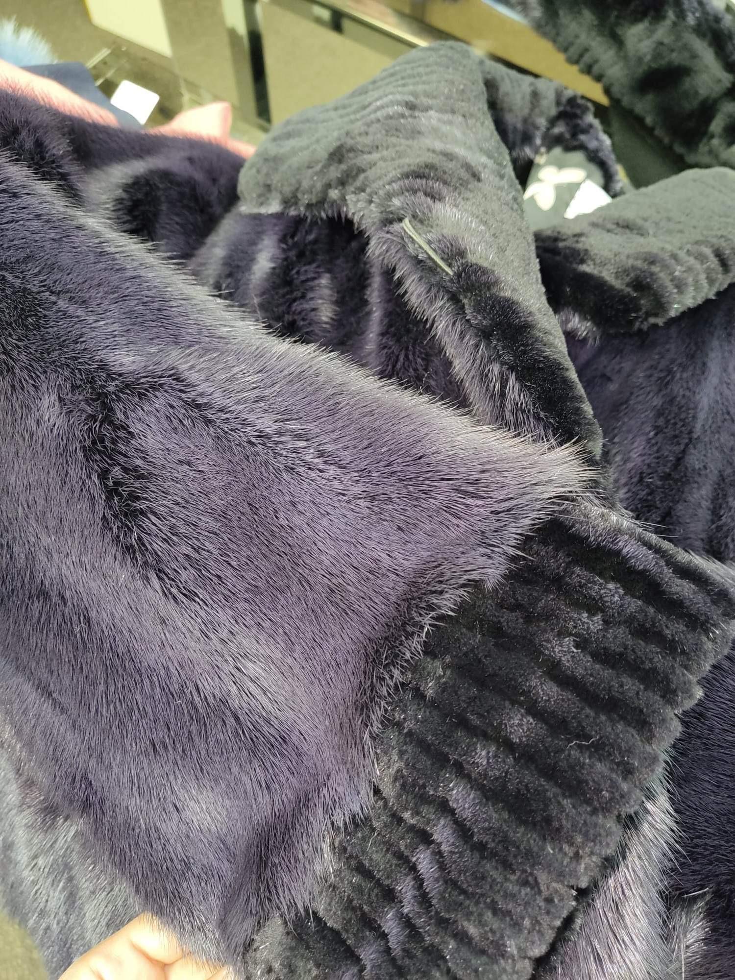 ~Unused Purple Mink Fur Coat (taille 18-20 XL)  en vente 9
