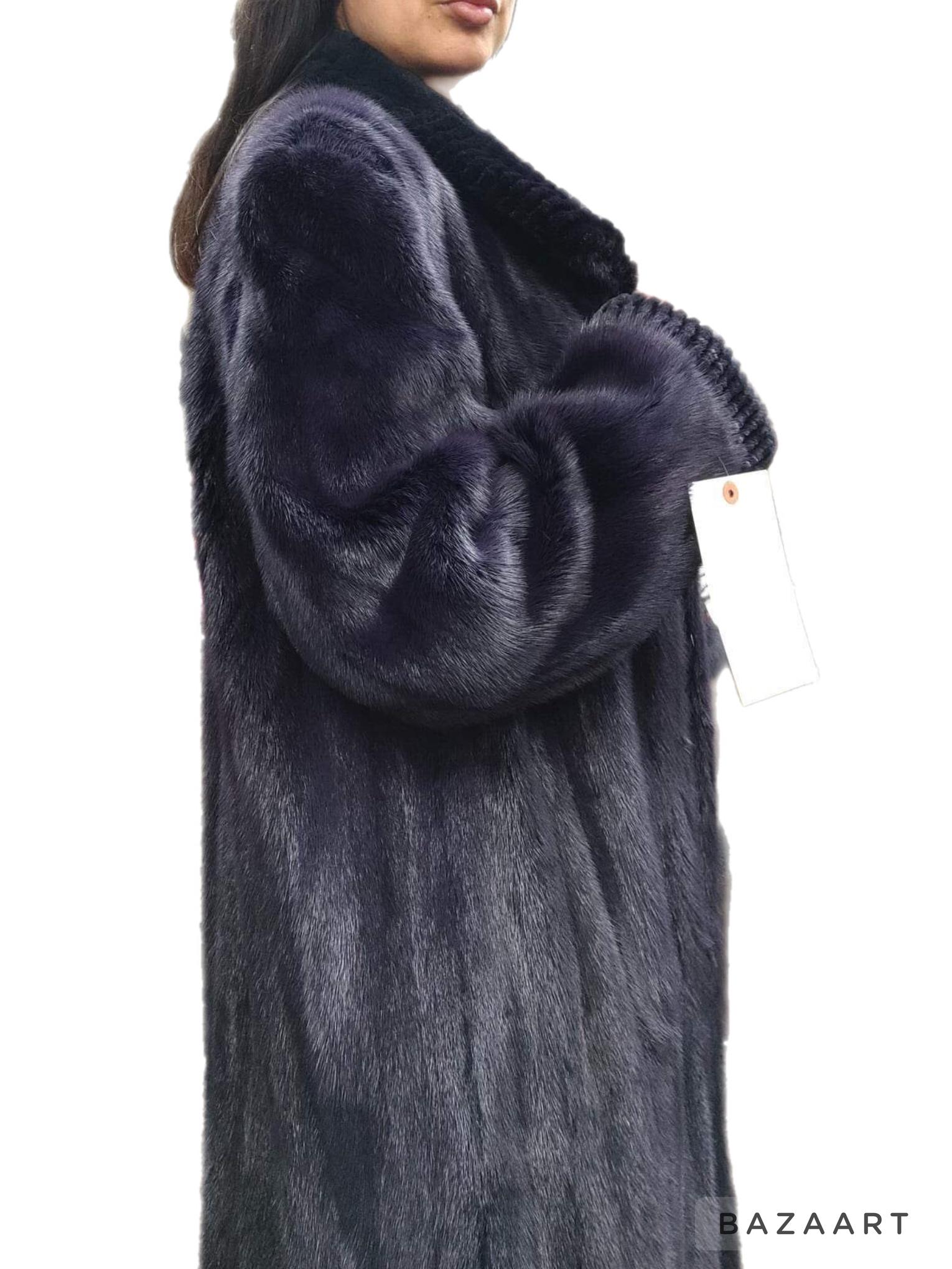 ~Unused Purple Mink Fur Coat (Size 18-20 XL)  In New Condition For Sale In Montreal, Quebec