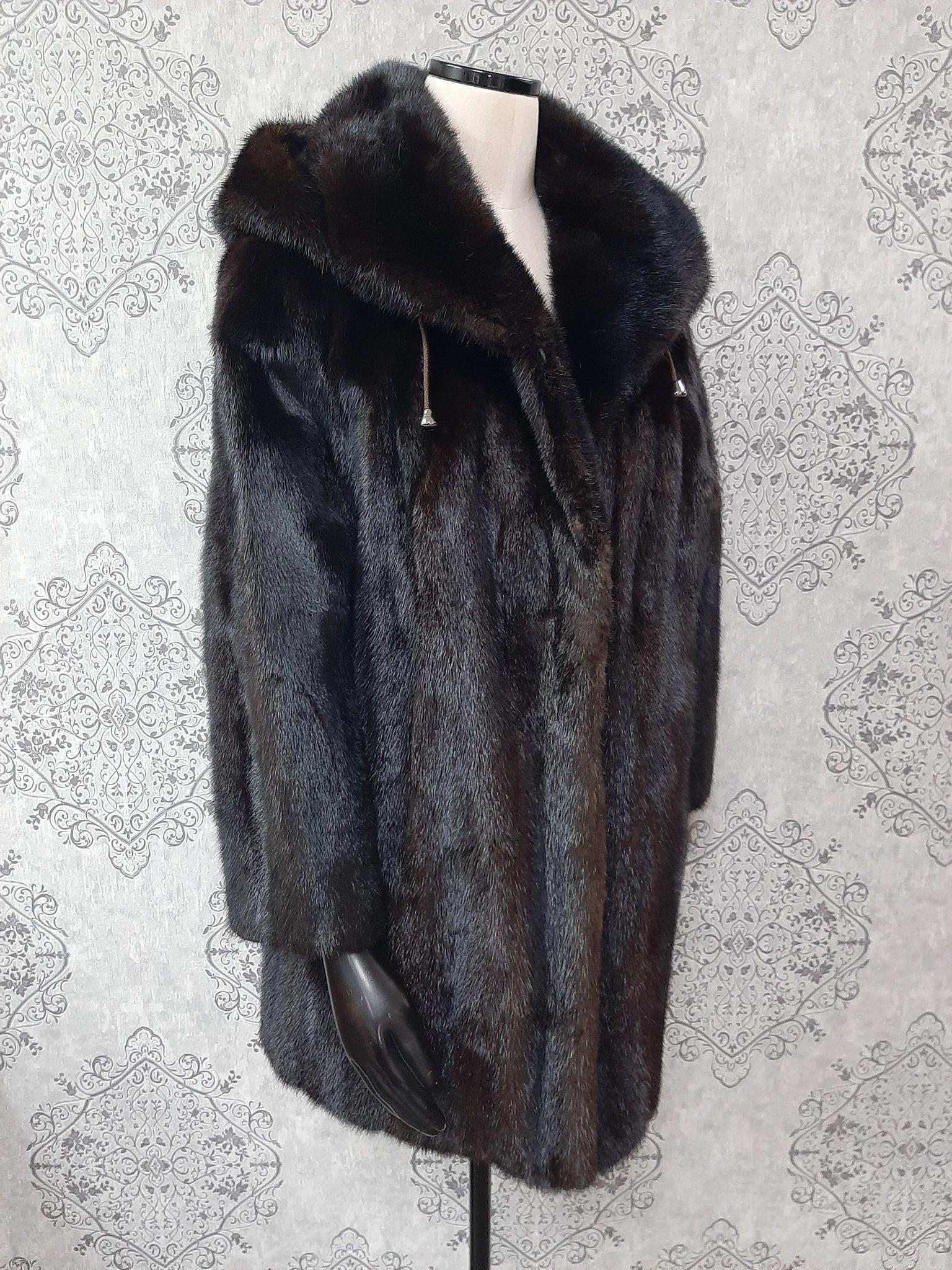 Noir Manteau de ranch non utilisé avec capuche taille 12 en vente