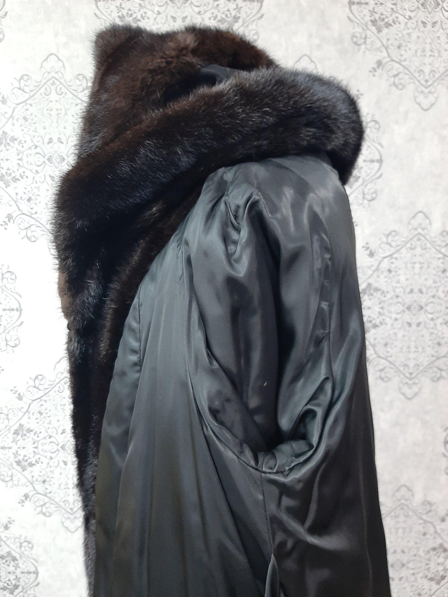 Unused ranch mink fur coat with a hood size 12 For Sale 1