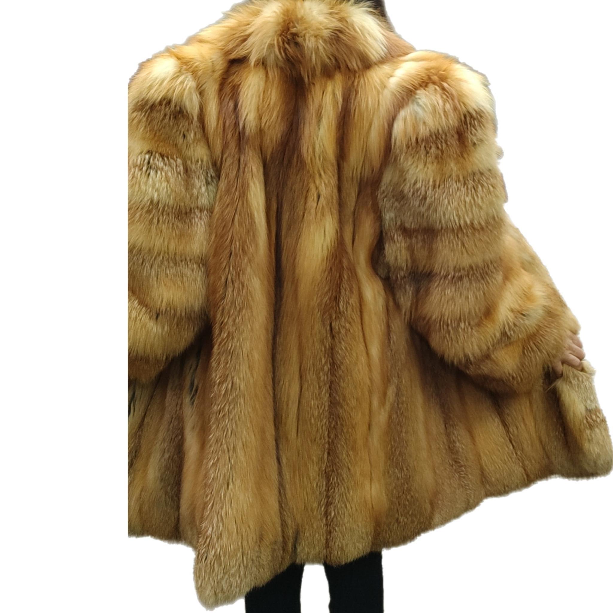 ~Vintage non utilisé manteau rouge en fourrure de renard manches bouffantes larges épaules (taille 12-14 - L)  en vente 4