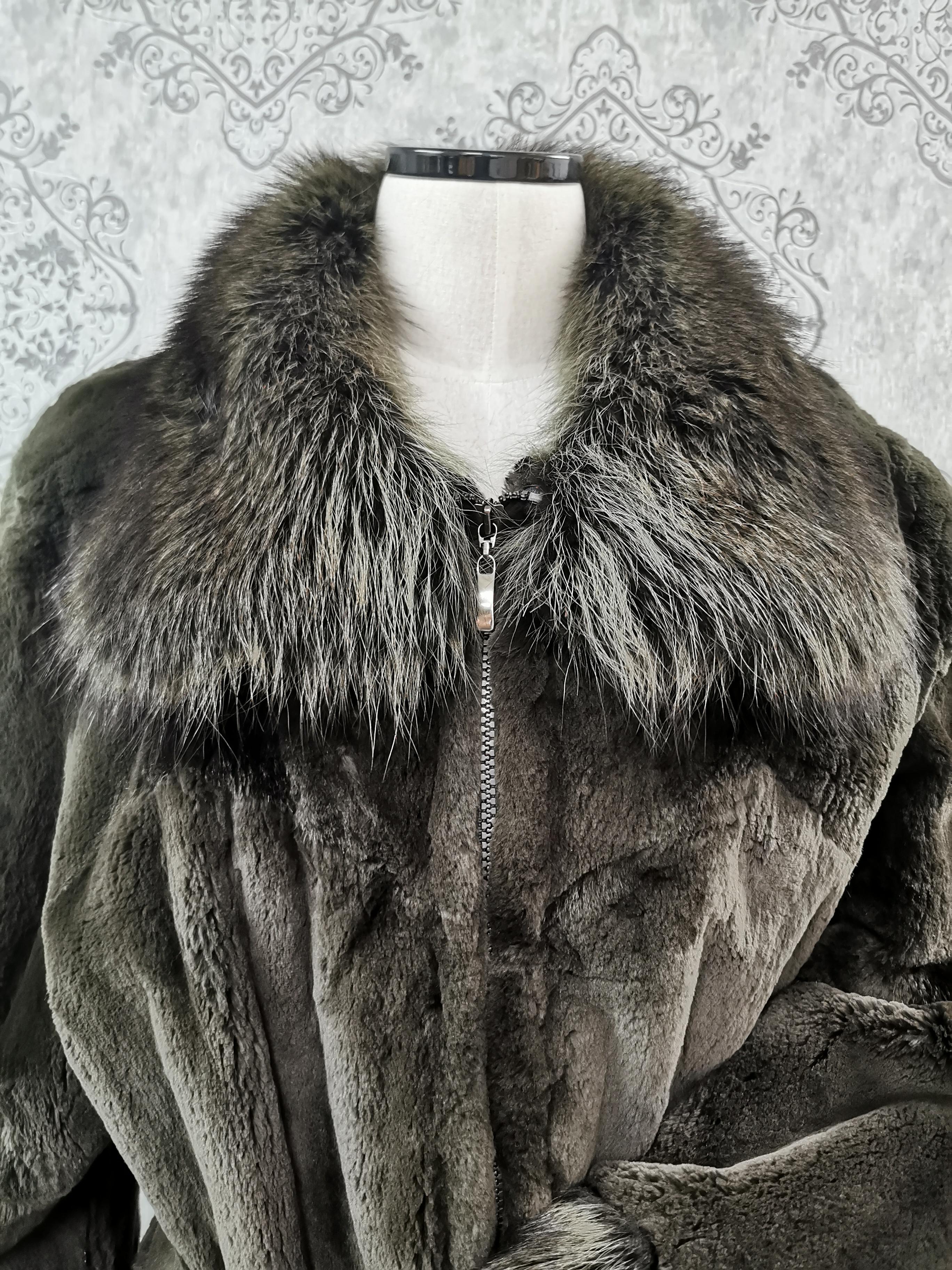 Black Forest green sheared mink coat with fur trim size 12 with belt For Sale
