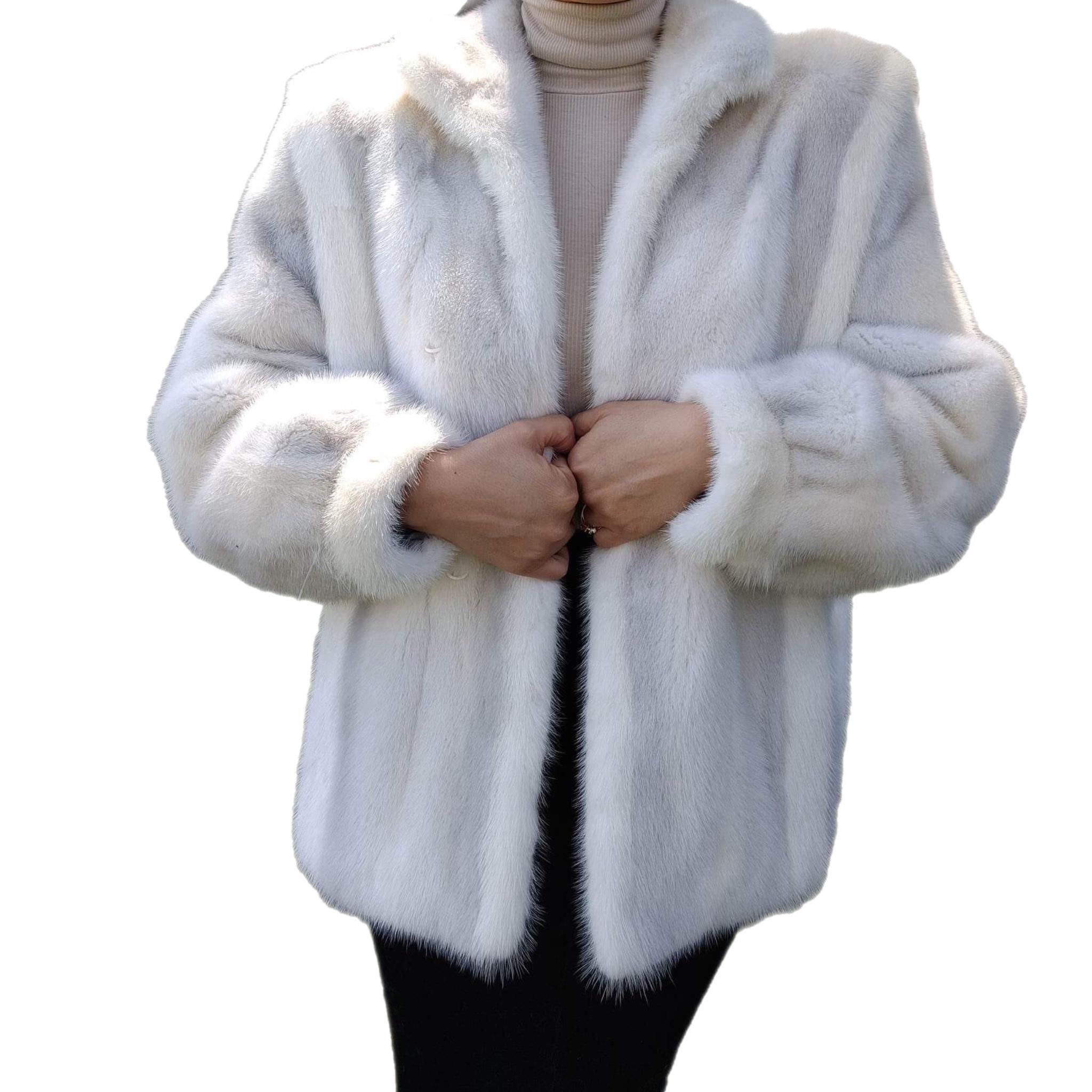 Women's ~Unused Tourmaline Mink Fur Coat (Size 8 - M) 