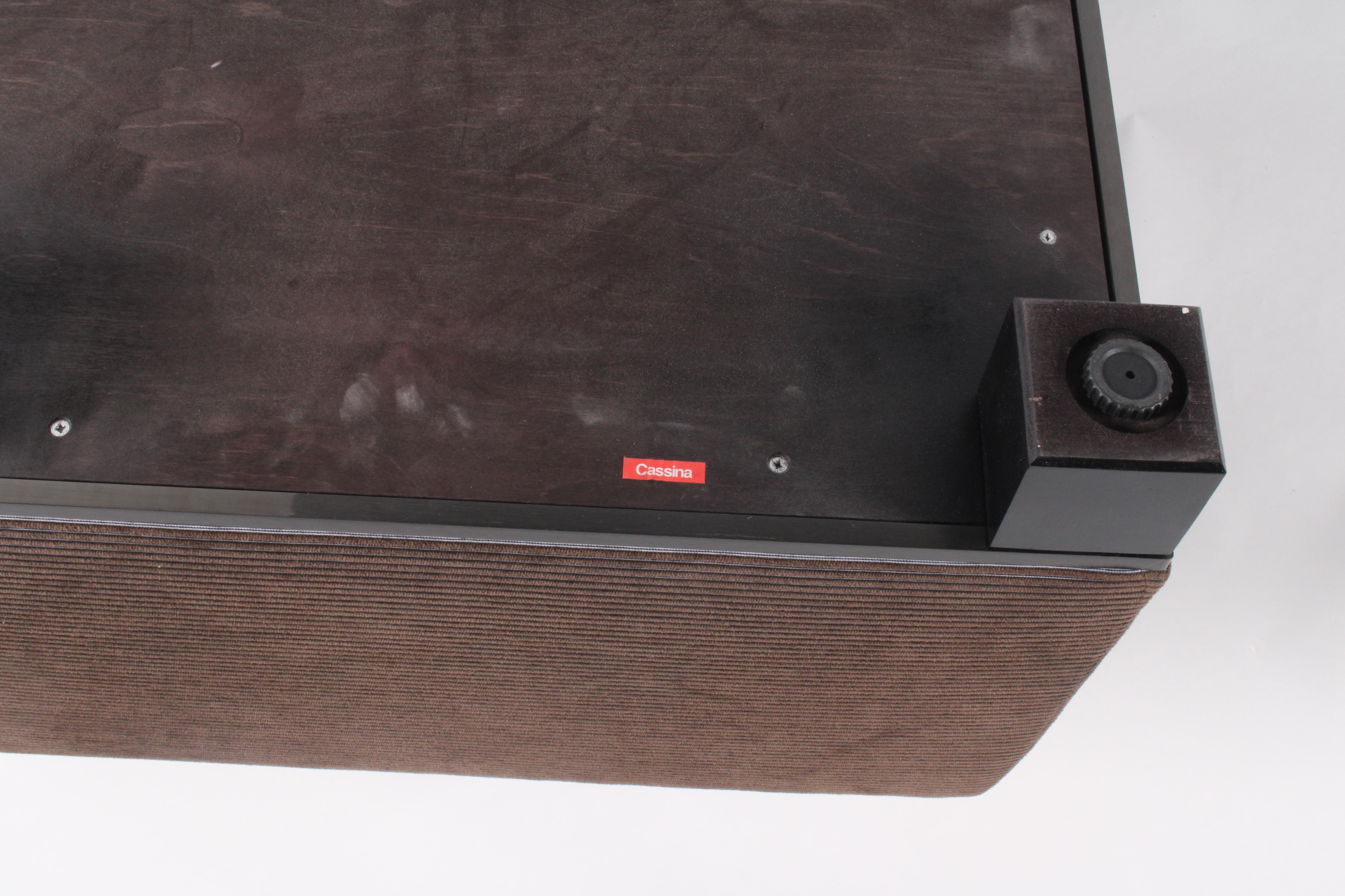 Unbenutzter Vintage Cassina Ottomane (Moderne) im Angebot