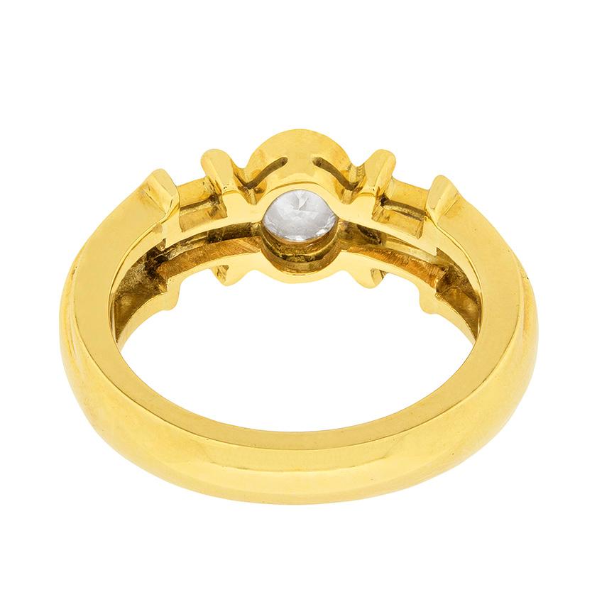 Solitaire inhabituel avec épaules serties de diamants ovales 0,44 carat Unisexe en vente