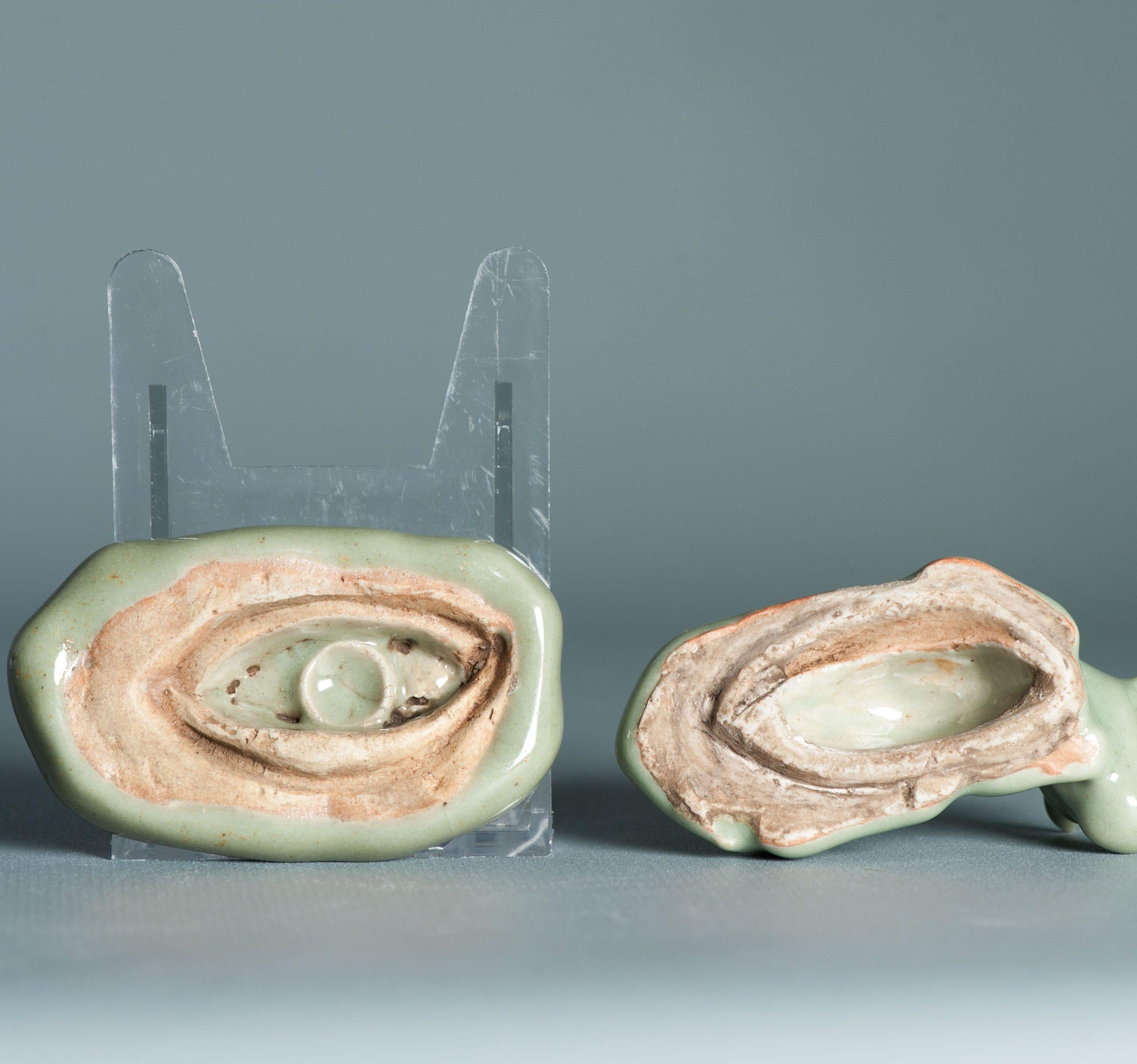 Ungewöhnliche 17/18 Jahrhundert Japanisch / Chinesisch Porzellan Weihrauch Container Ox Celadon im Angebot 5