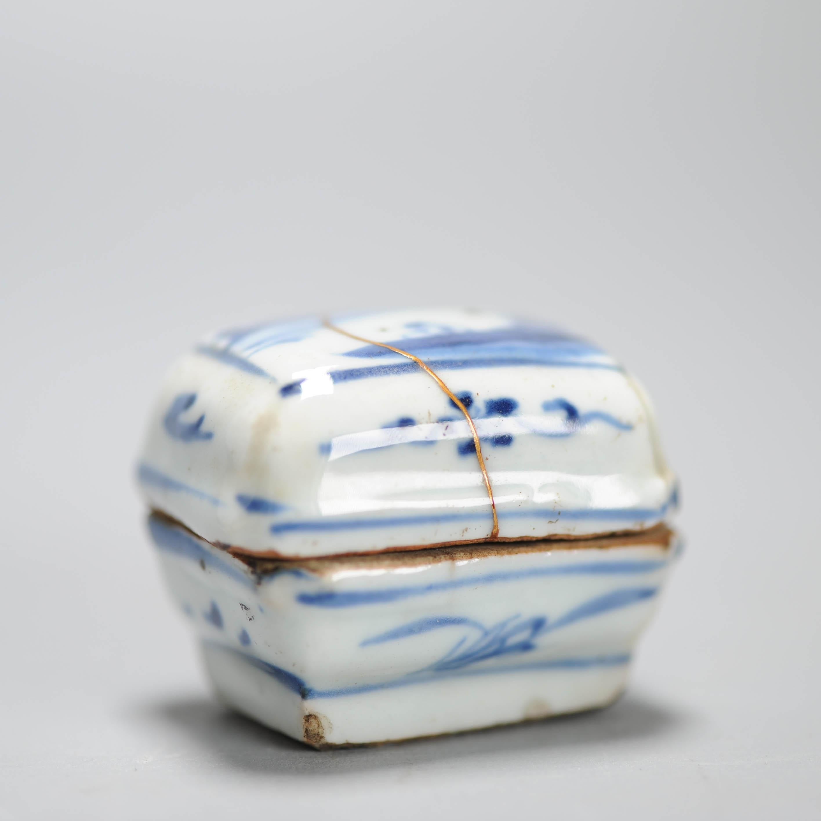 Unusual 17th Century Chinese Porcelain Ming Period Incense Container Tianqi For Sale 4
