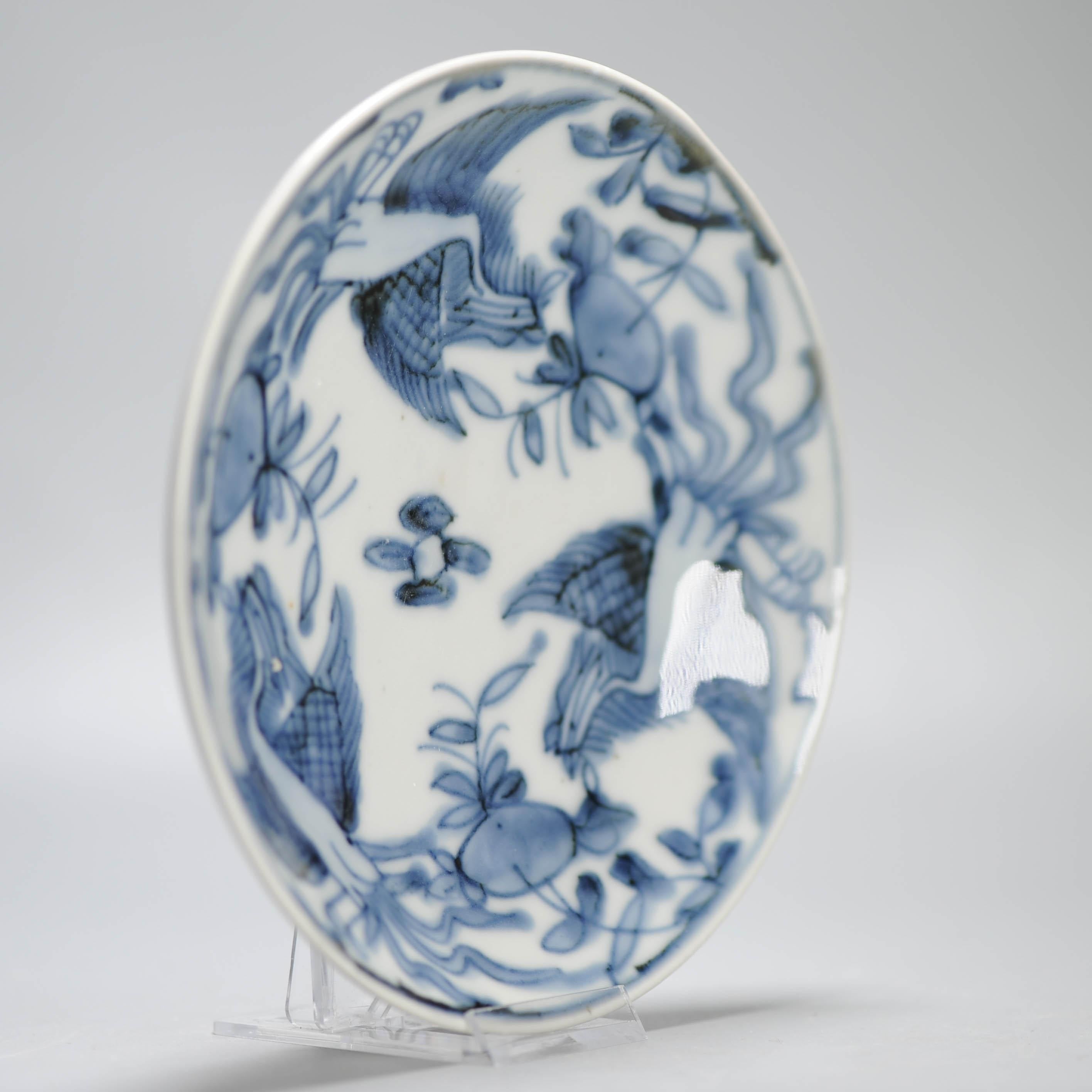 Unusual 17th Century Chinese Porcelain Ming Period Plate with Fenghuang For Sale 1