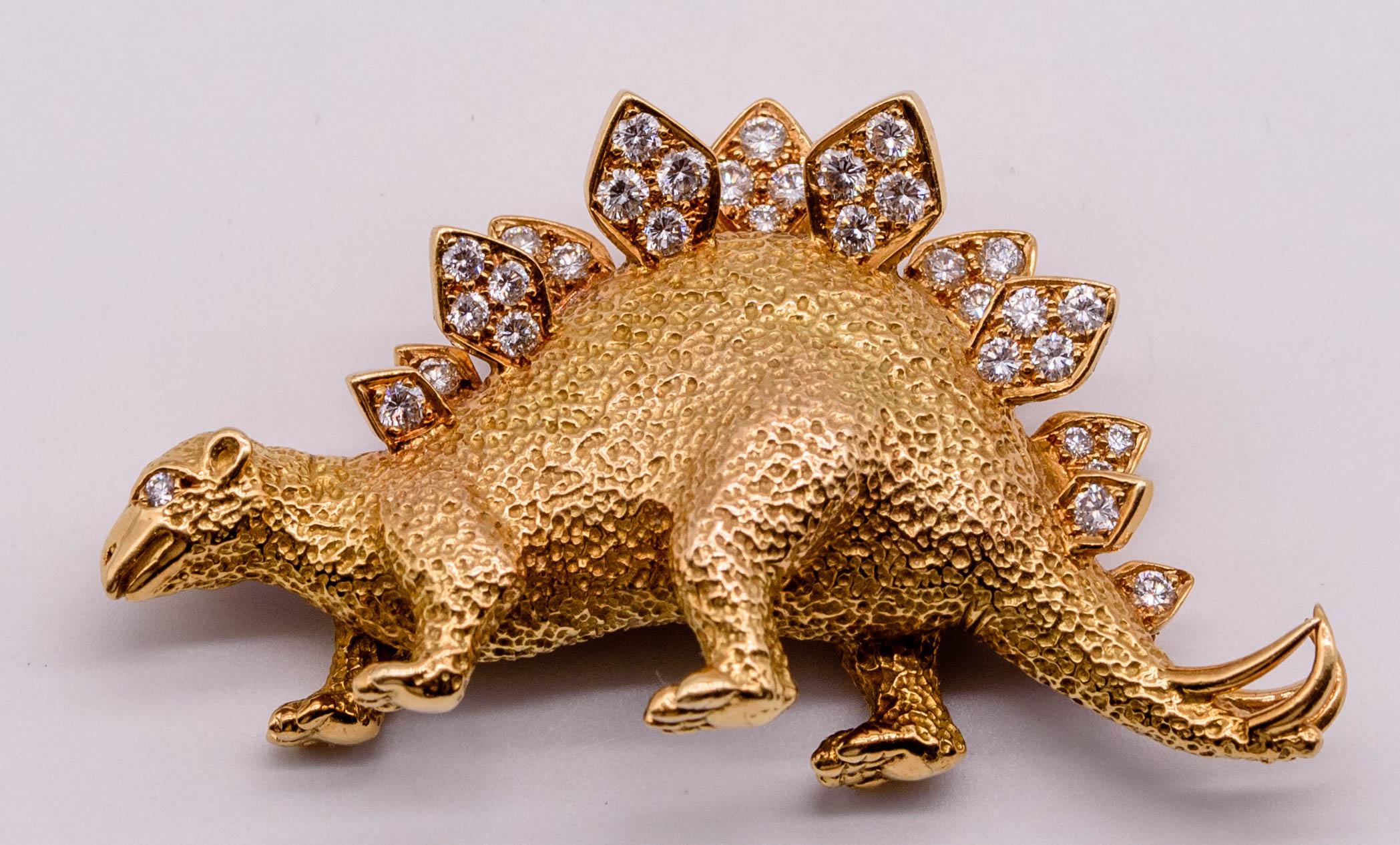 Unusual 18 Karat Gold Diamond Stegosaurus Dinosaur Pin In Good Condition For Sale In New York, NY