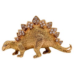Unusual 18 Karat Gold Diamond Stegosaurus Dinosaur Pin