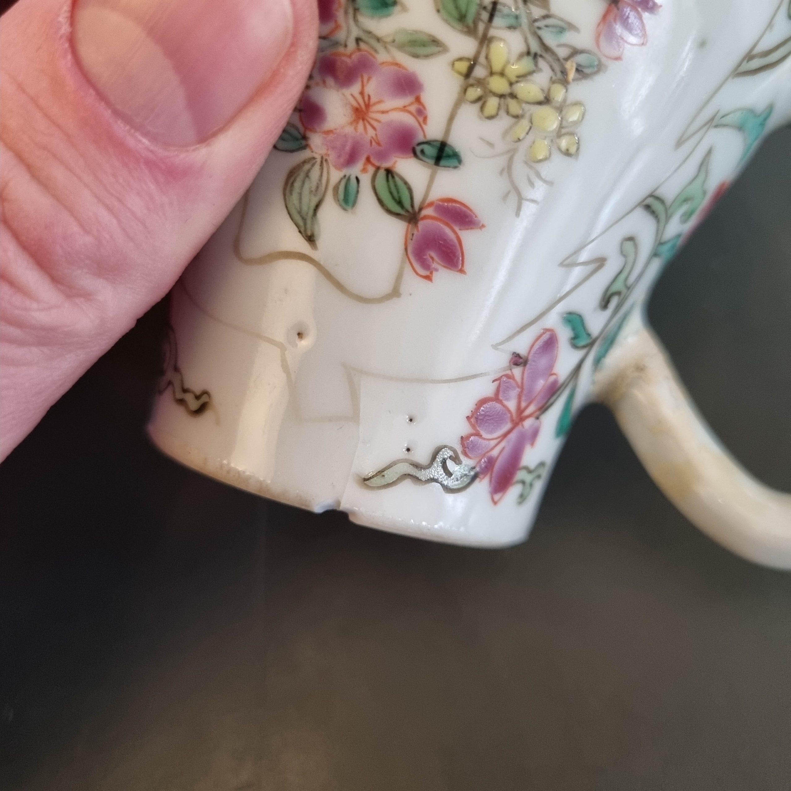 Inusual cesta de flores de porcelana china Famille Rose Qianlong de 18C CAJA DE AZÚCAR siglo XVIII y antes en venta