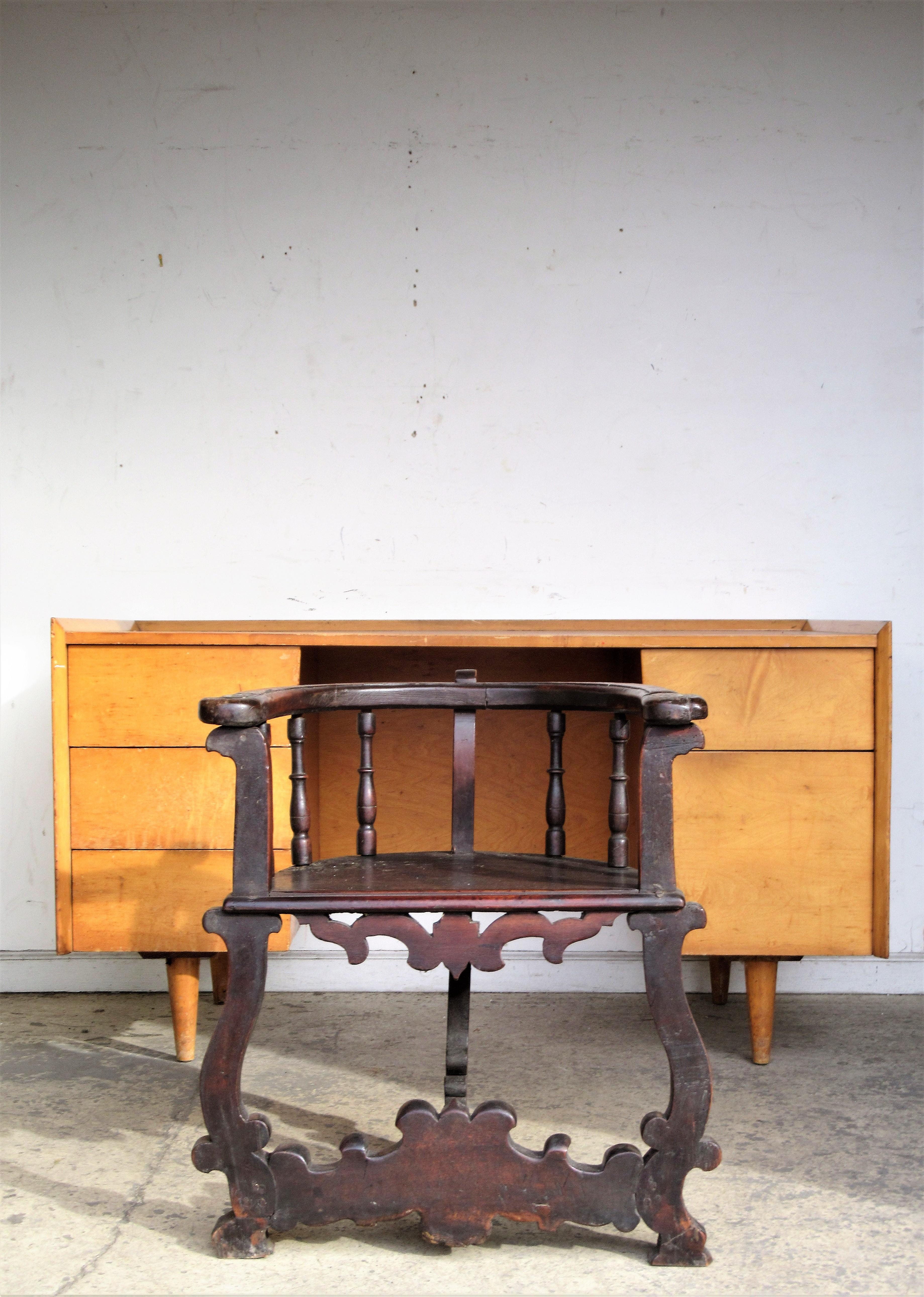  18th Century Italian Walnut Armchair For Sale 14