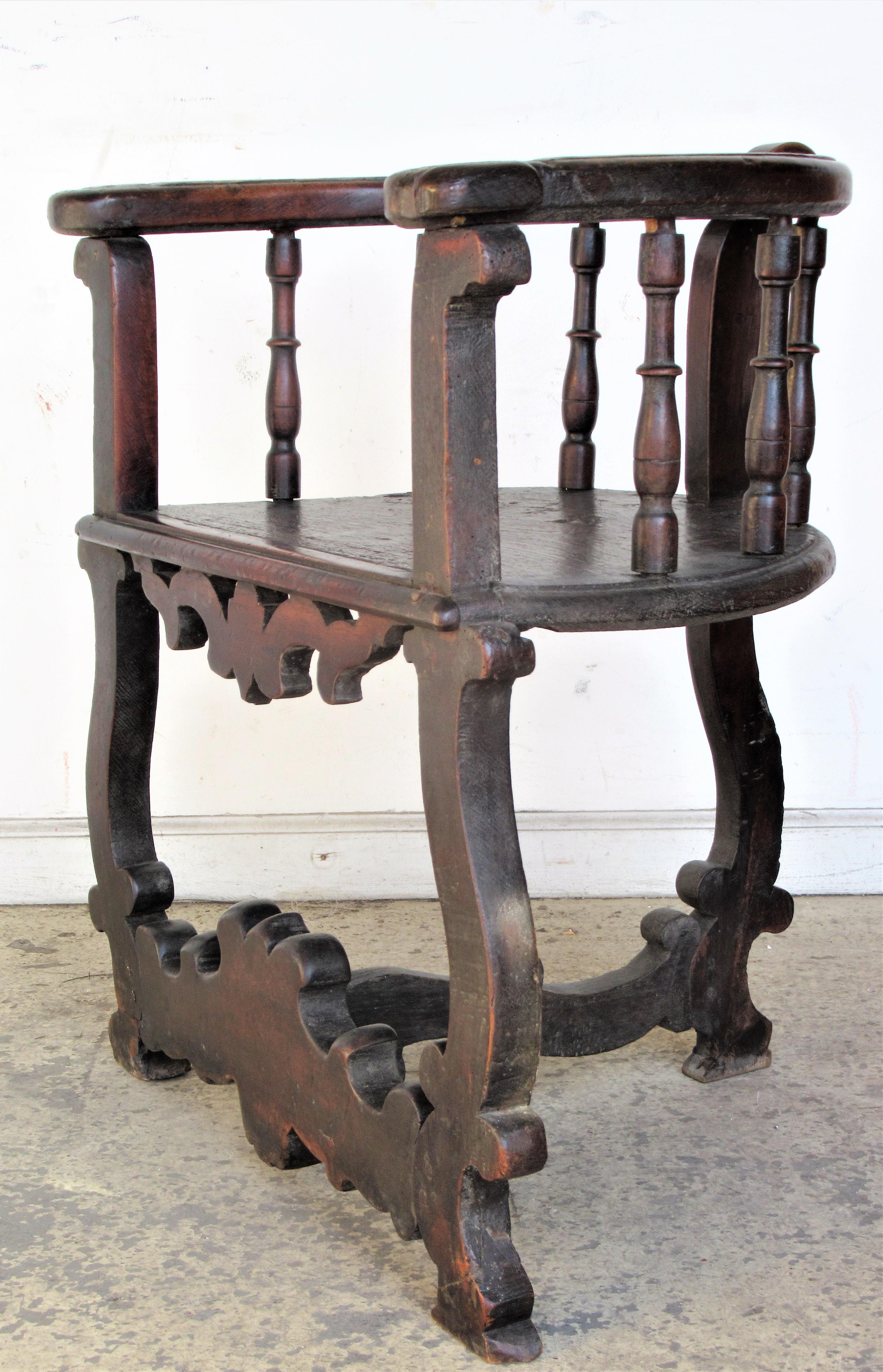  18th Century Italian Walnut Armchair In Good Condition For Sale In Rochester, NY